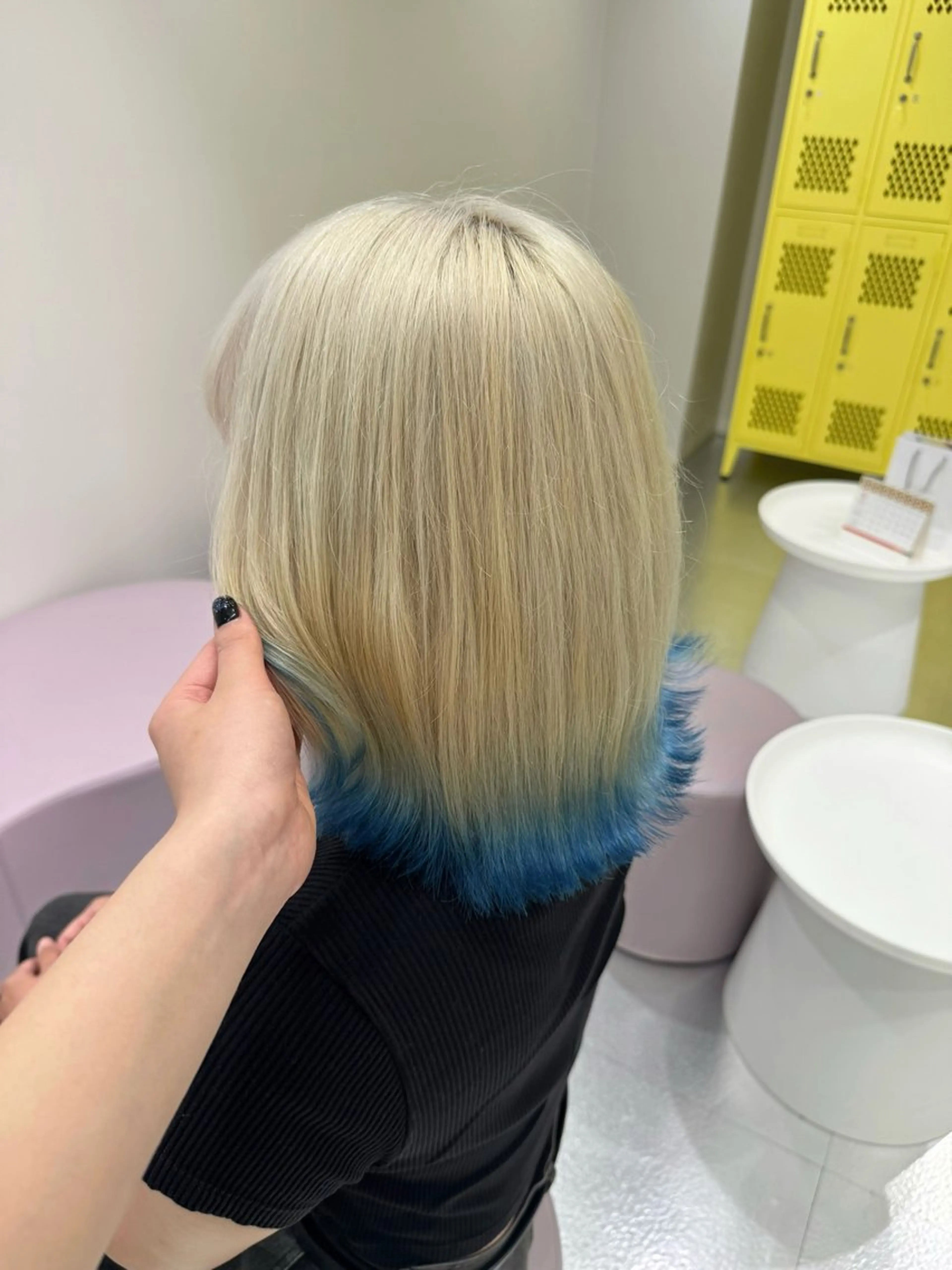 セミロング Xena ria 衣織/ブリーチカラーのヘアスタイル