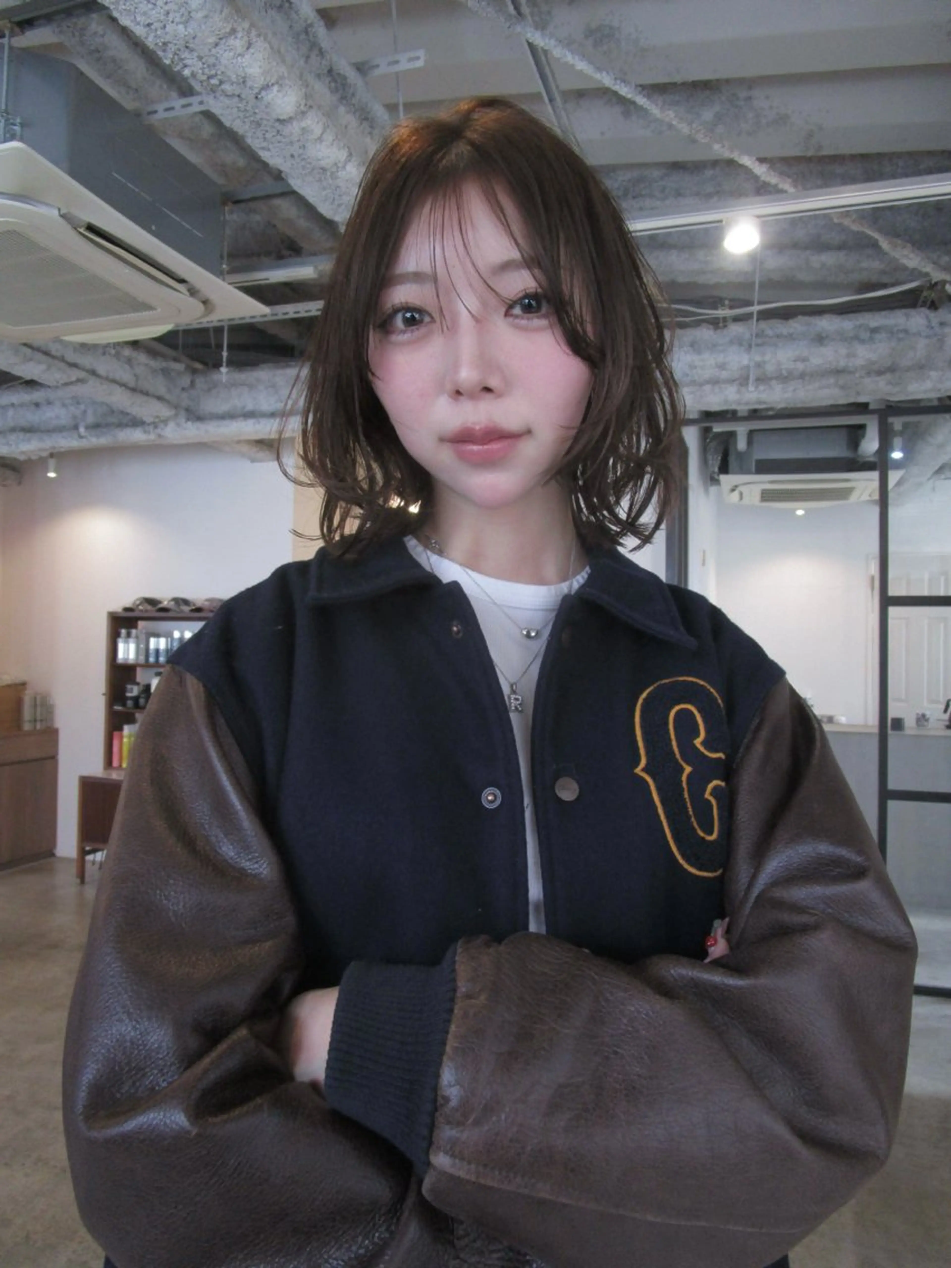 ショート カラー ベージュカラー 透明感カラー オリーブベージュ カット ヘアカラー yu maのヘアスタイル