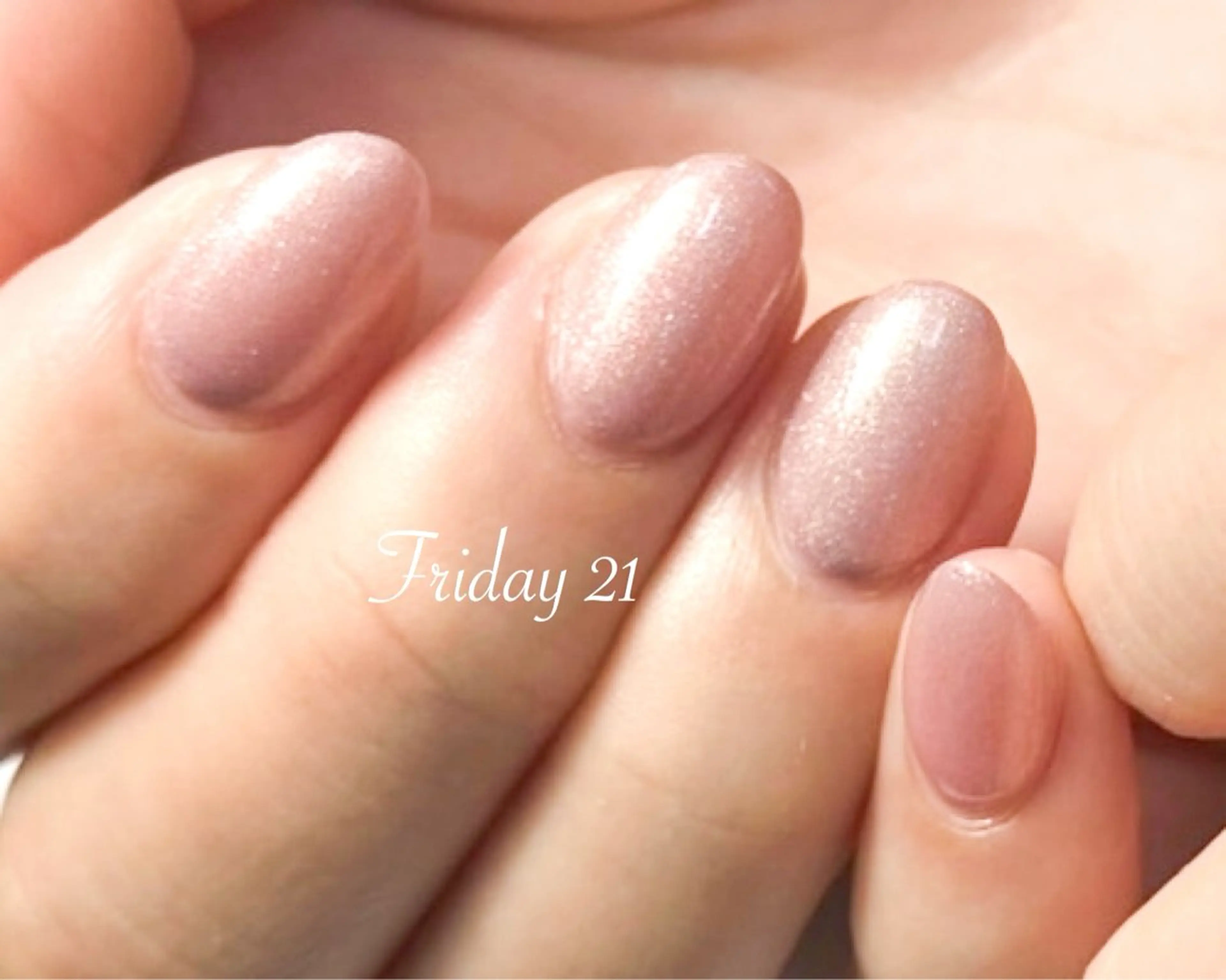 ネイル ハンドネイル ネイルサロン Friday 21所属・ネイルサロン Friday 21のネイルデザイン