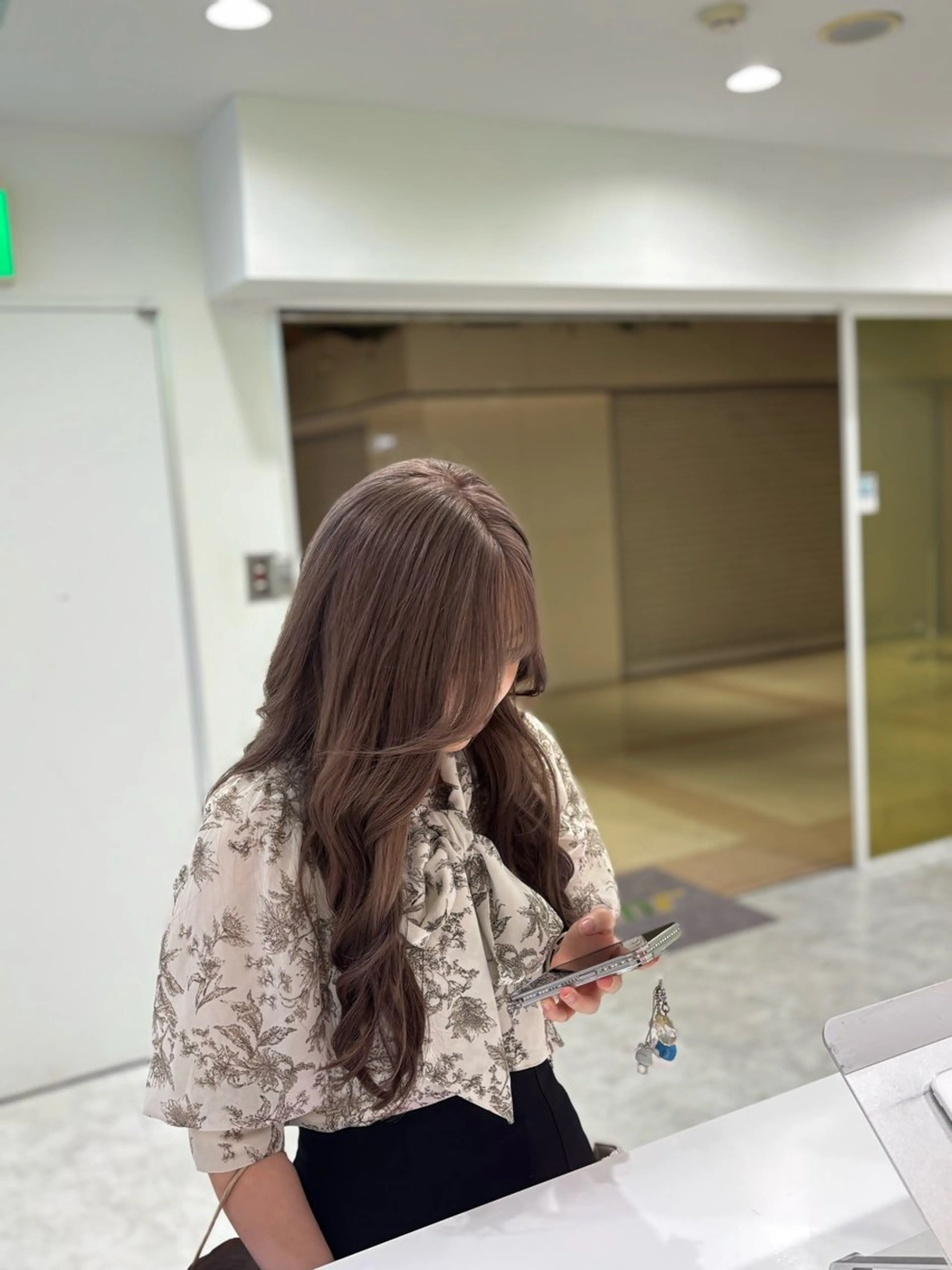 ロング カラー ヘアカラー 大人っぽベージュ🤍 当日予約◎ヒロトのヘアスタイル