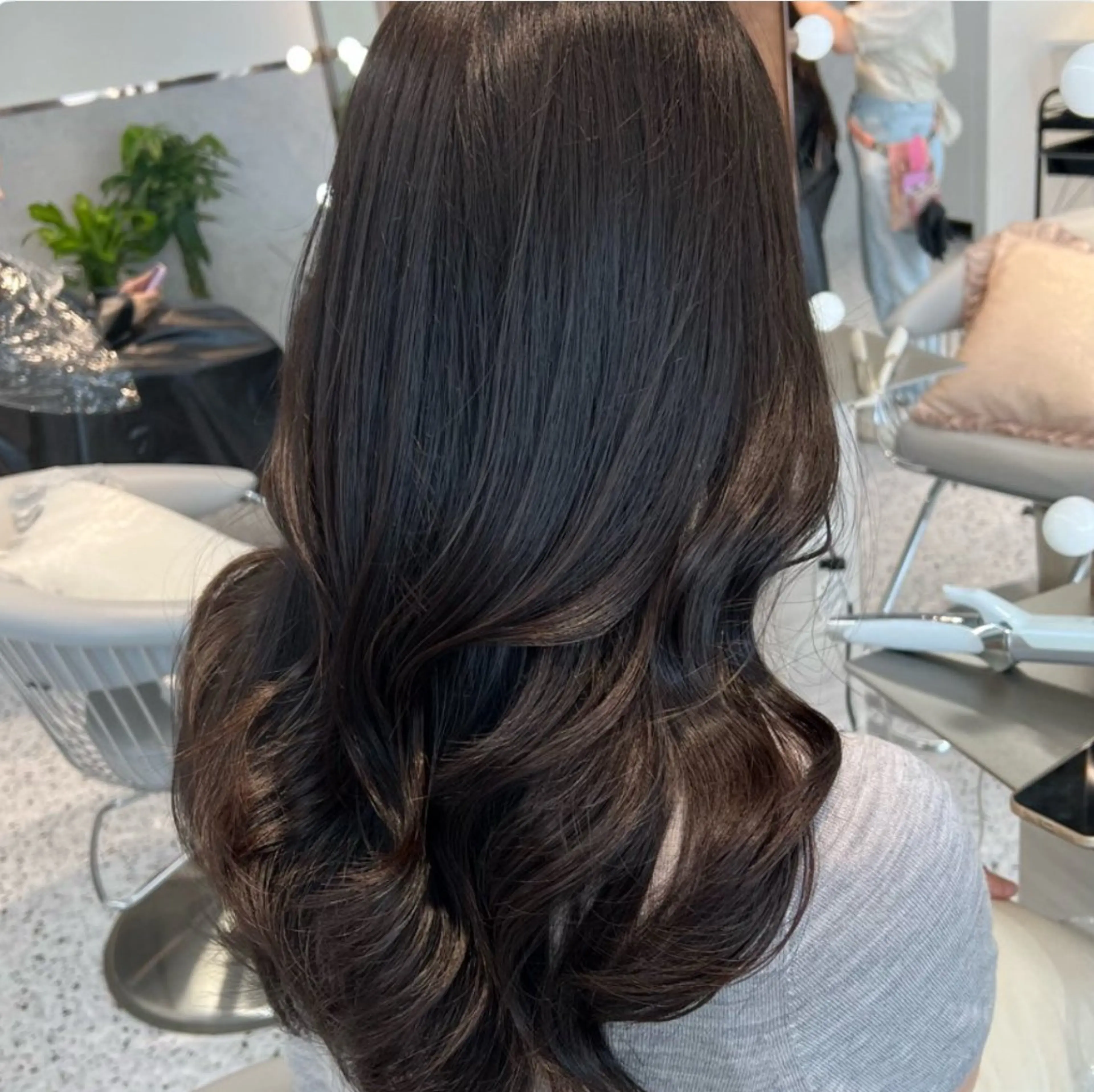 ロング アッシュ アッシュグレー アッシュグレージュ 韓国風ヘア ワンホンヘア 🎀透明感ブラウ ンshizuka🎀のヘアスタイル