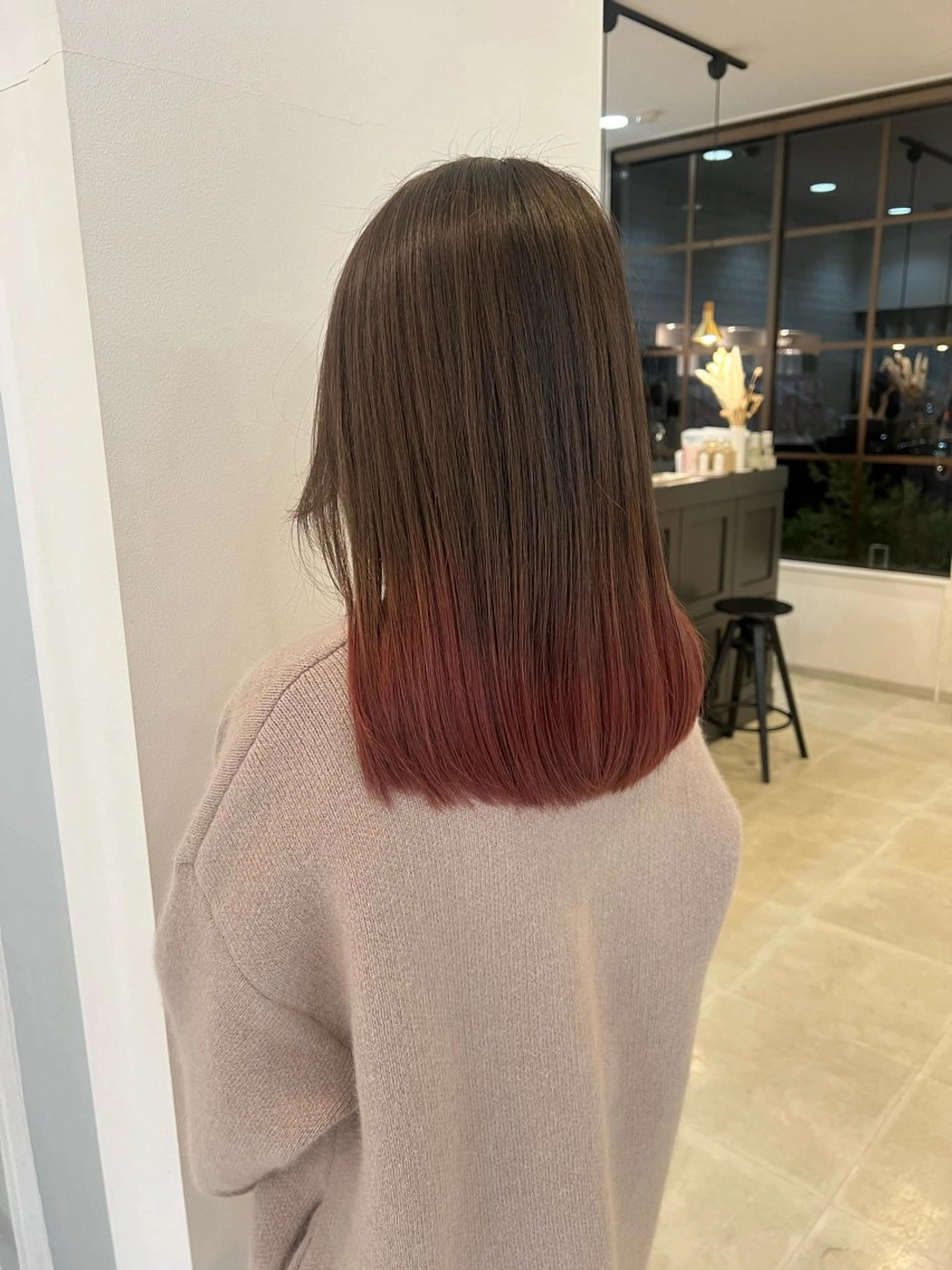 セミロング カラー ブリーチ グラデーションカラー 淺井 捺央のヘアスタイル