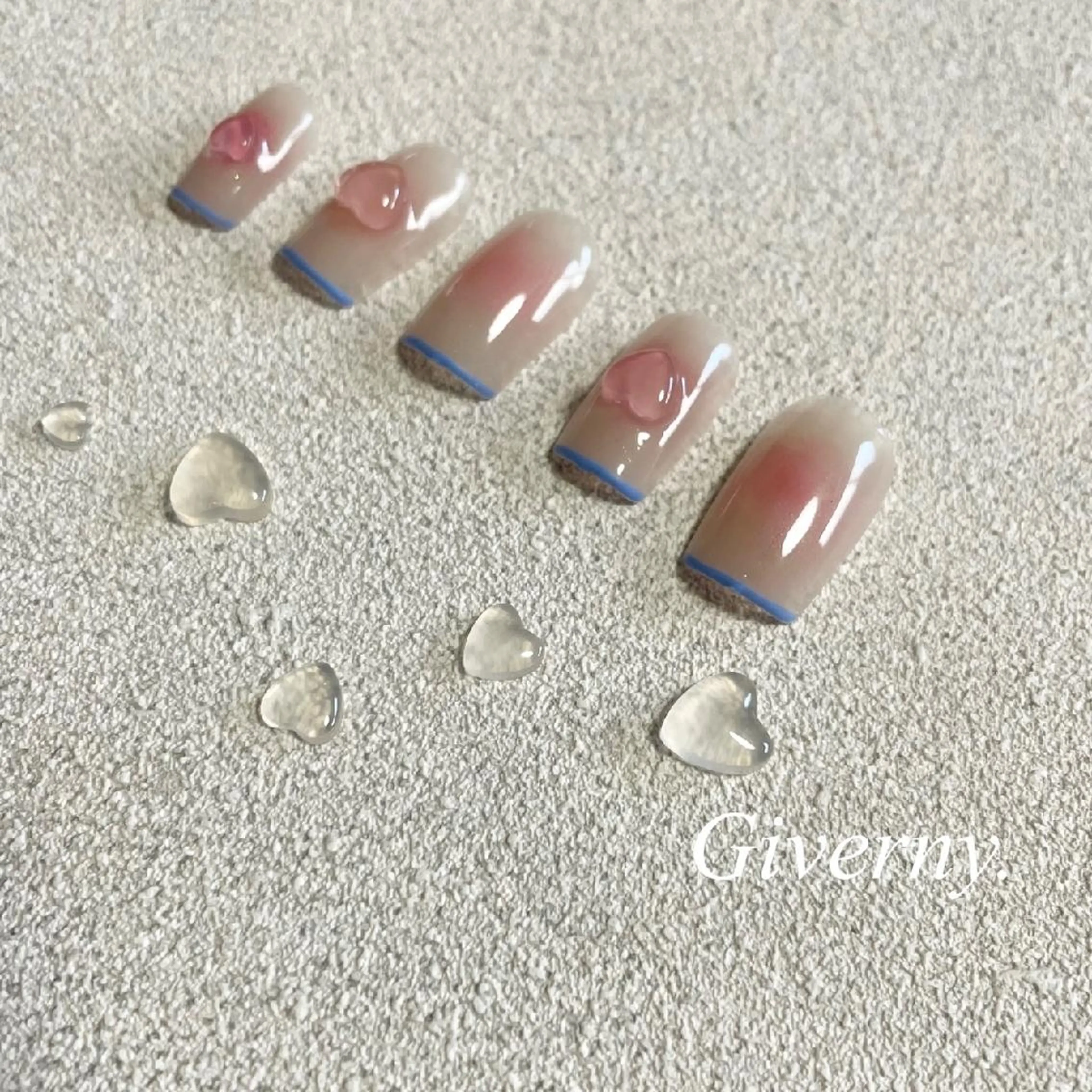 ネイル ハート ハンドネイル Giverny .のネイルデザイン