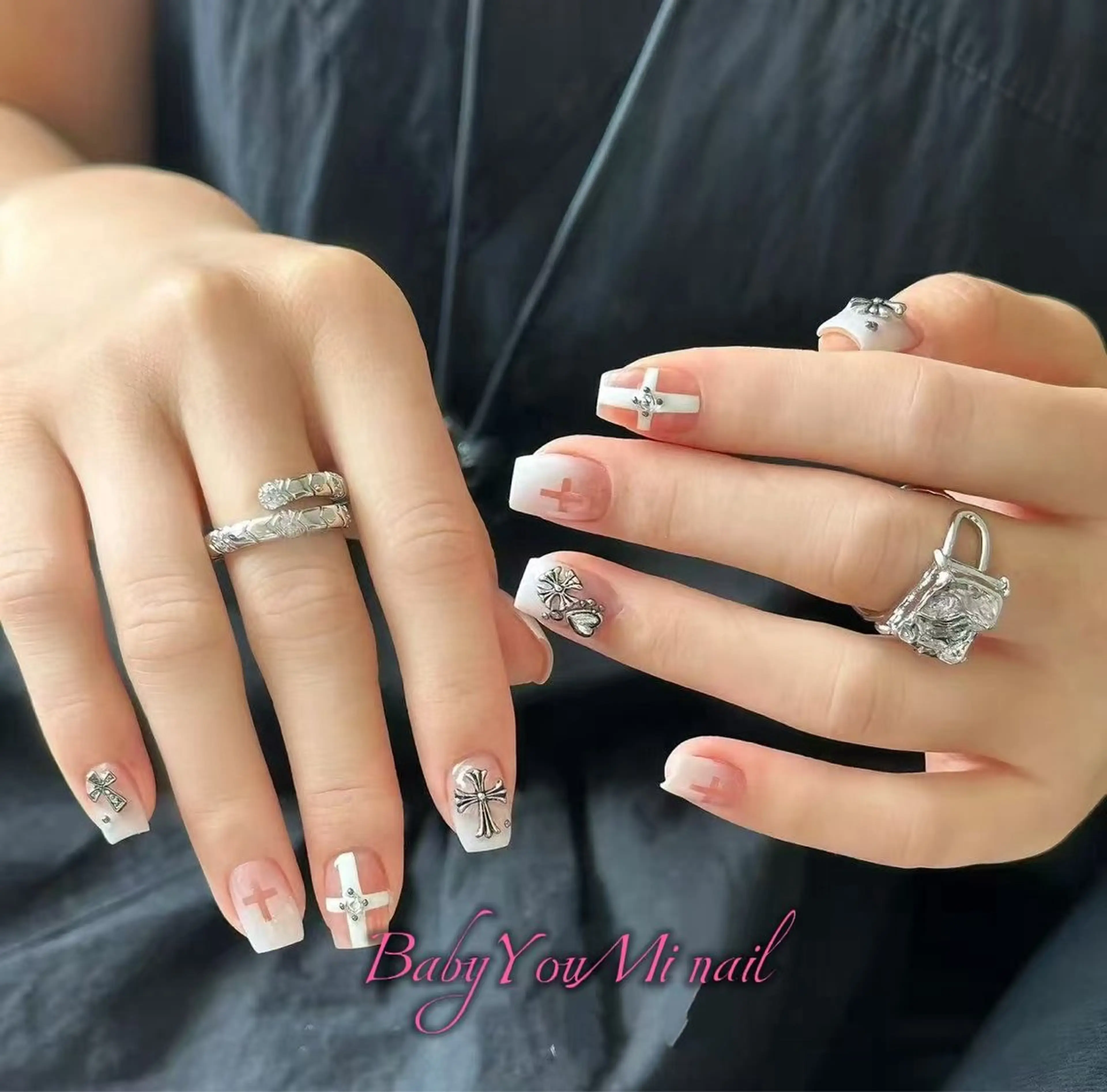 ネイル オーロラネイル フラワーネイル フットネイル フレンチネイル ジェルネイル ハンドネイル BabyYouMi nailのネイルデザイン