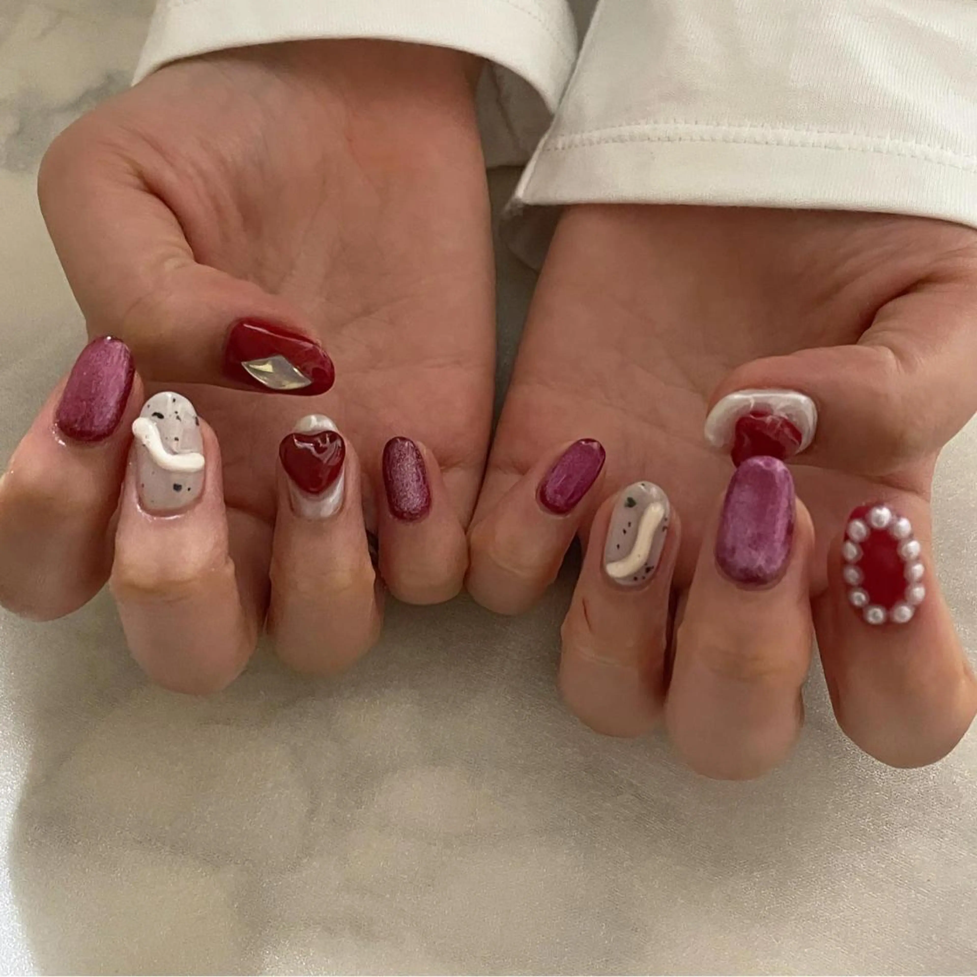 ネイル フレンチネイル ガーリー ハート マグネットネイル ぷっくりネイル ハンドネイル ハンドケア lyly.nail所属・lylynail YUUKAのネイルデザイン