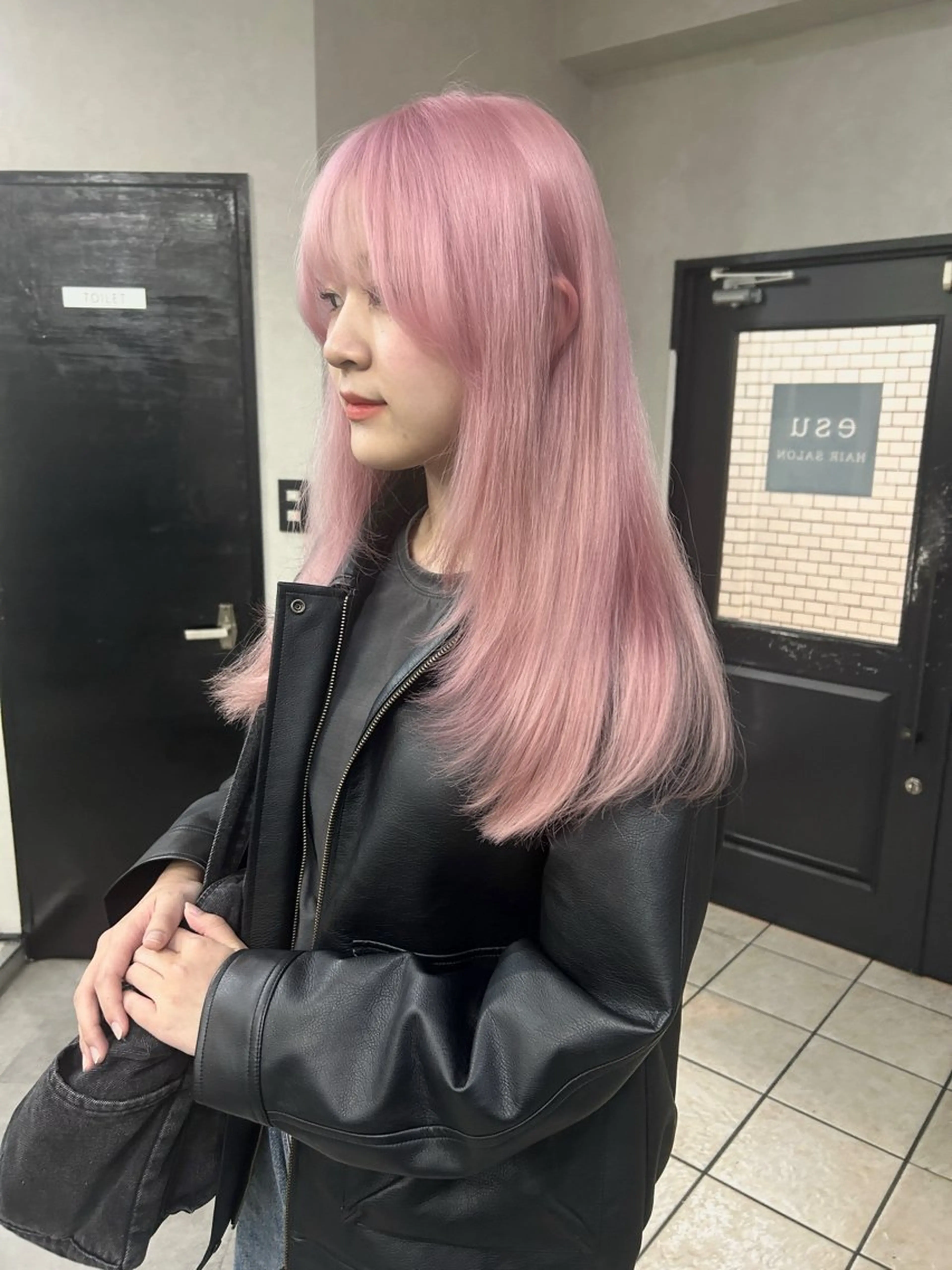 ロング ヘアカラー ハイトーンカラー🩶 大阪/kanonのヘアスタイル