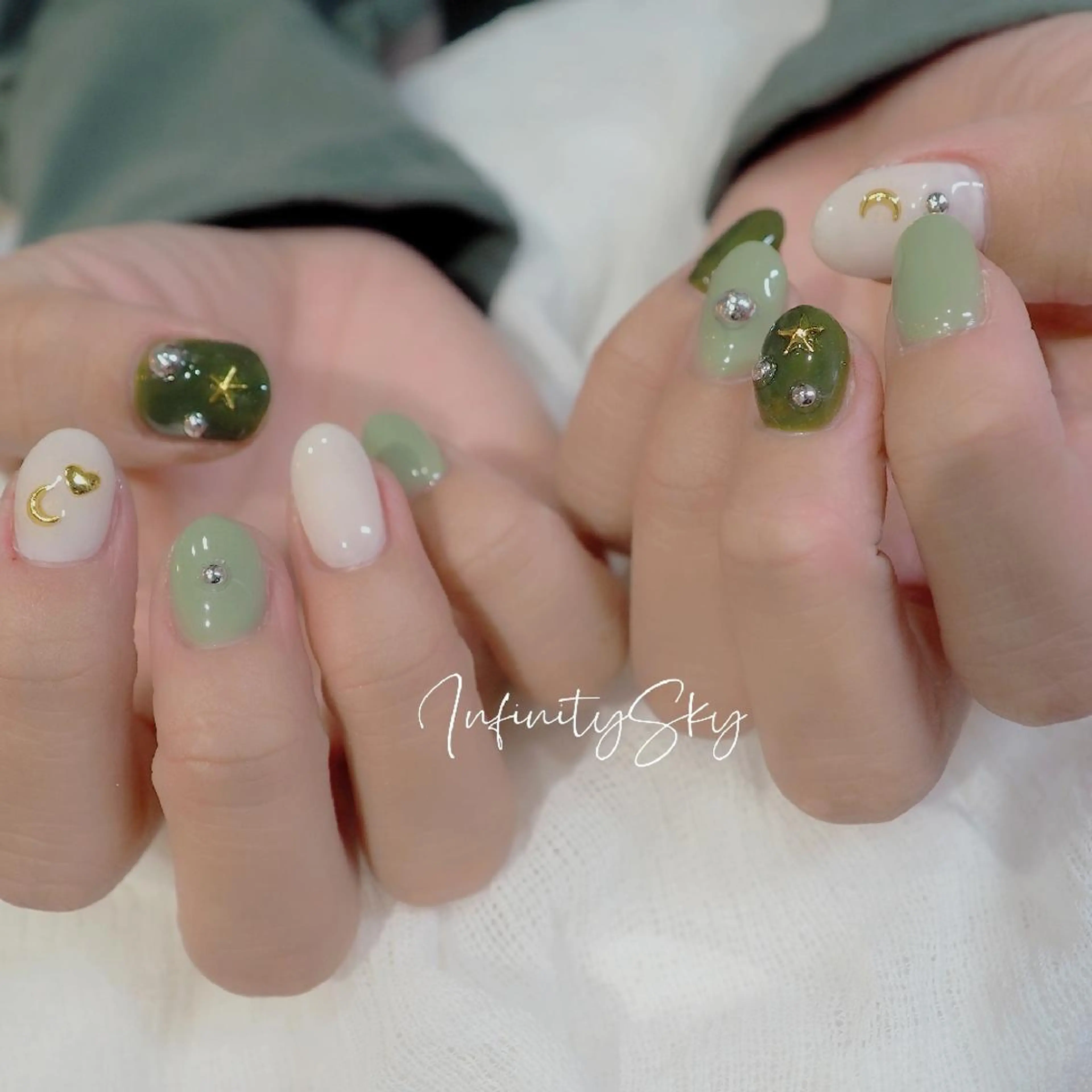 ネイル グリーン infinity skyのネイルデザイン