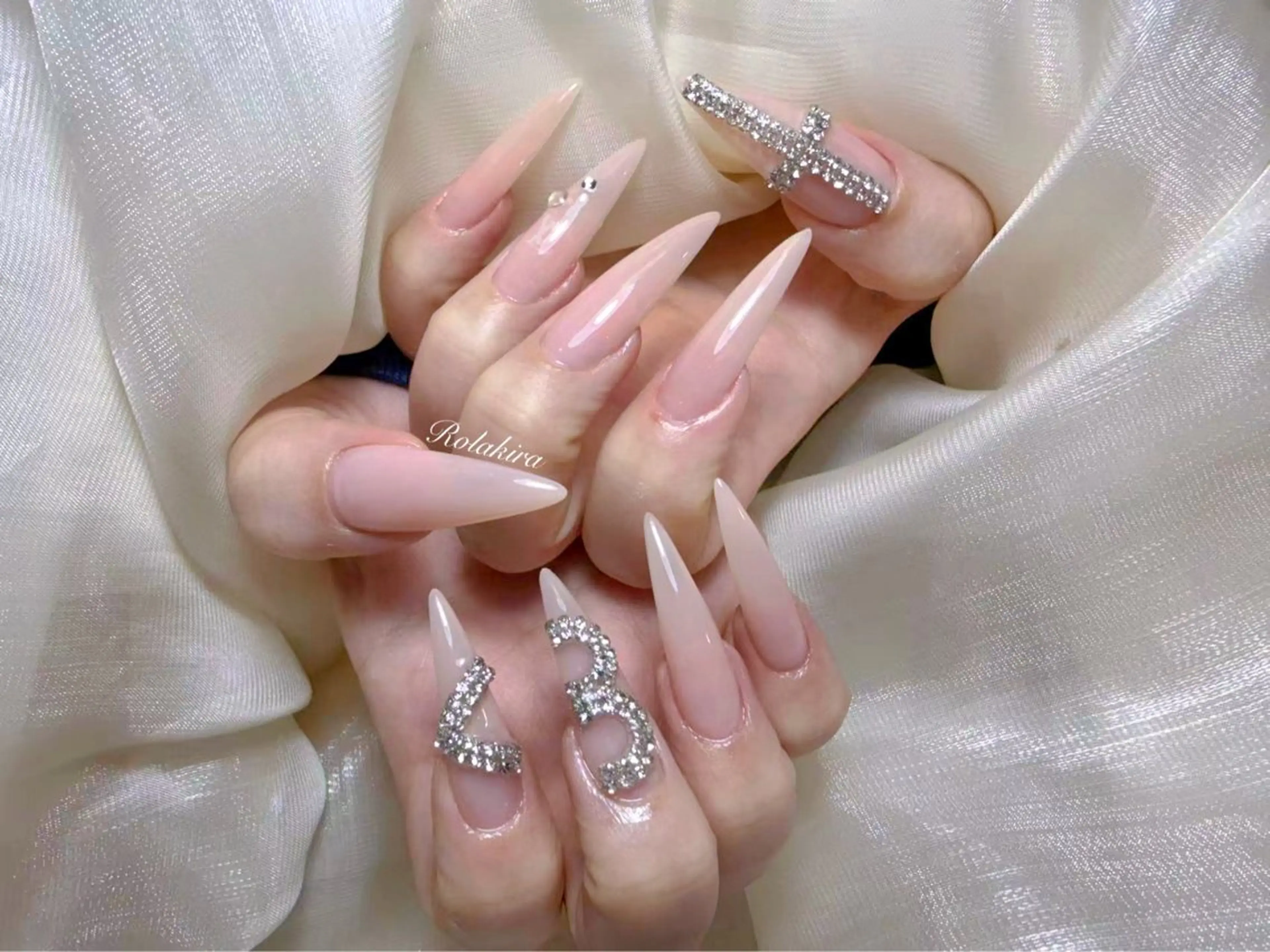 ネイル ハンドネイル Rolakira マニのネイルデザイン