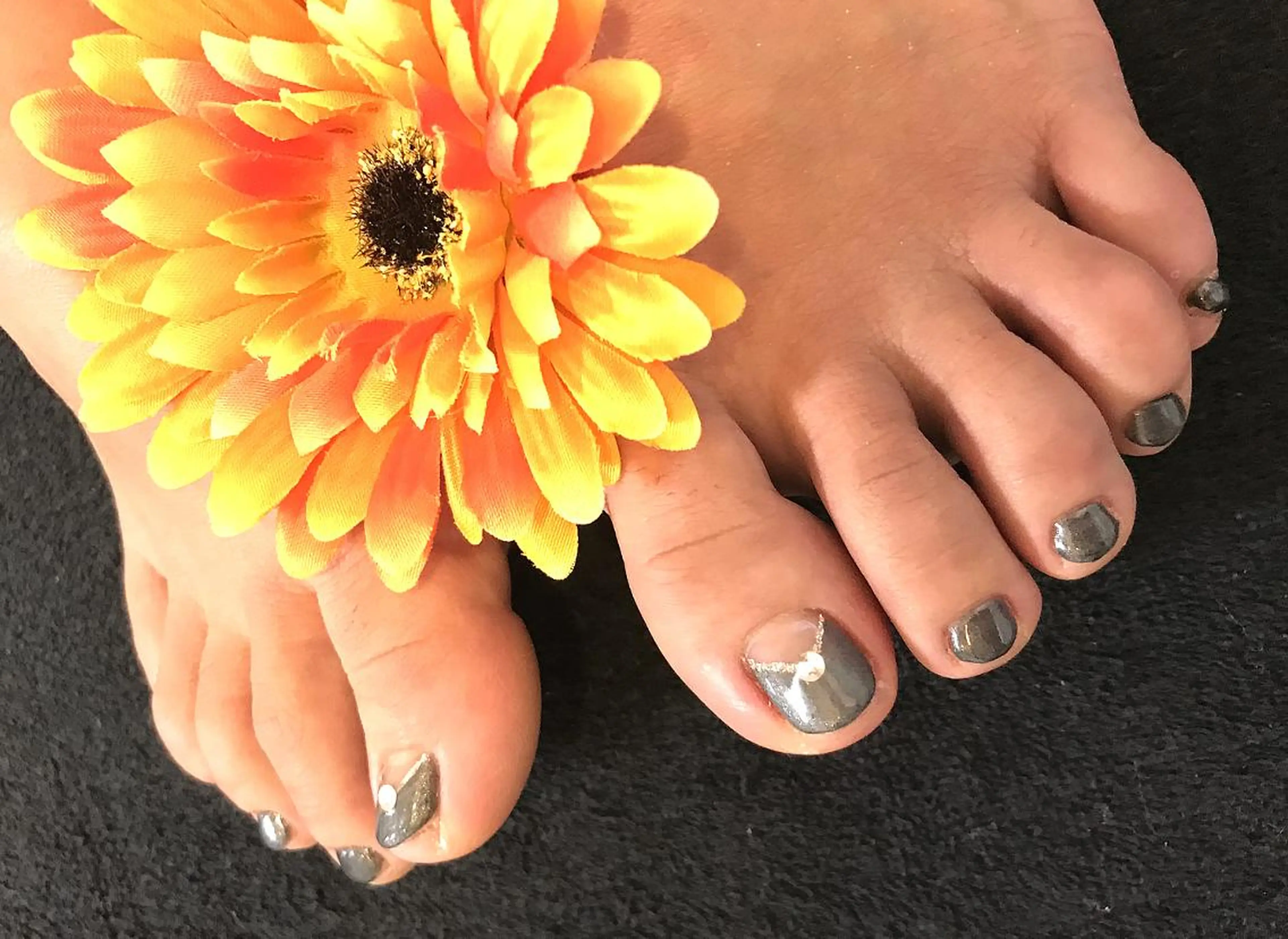 ネイル フットネイル ジェルネイル イワサキ  のネイルデザイン