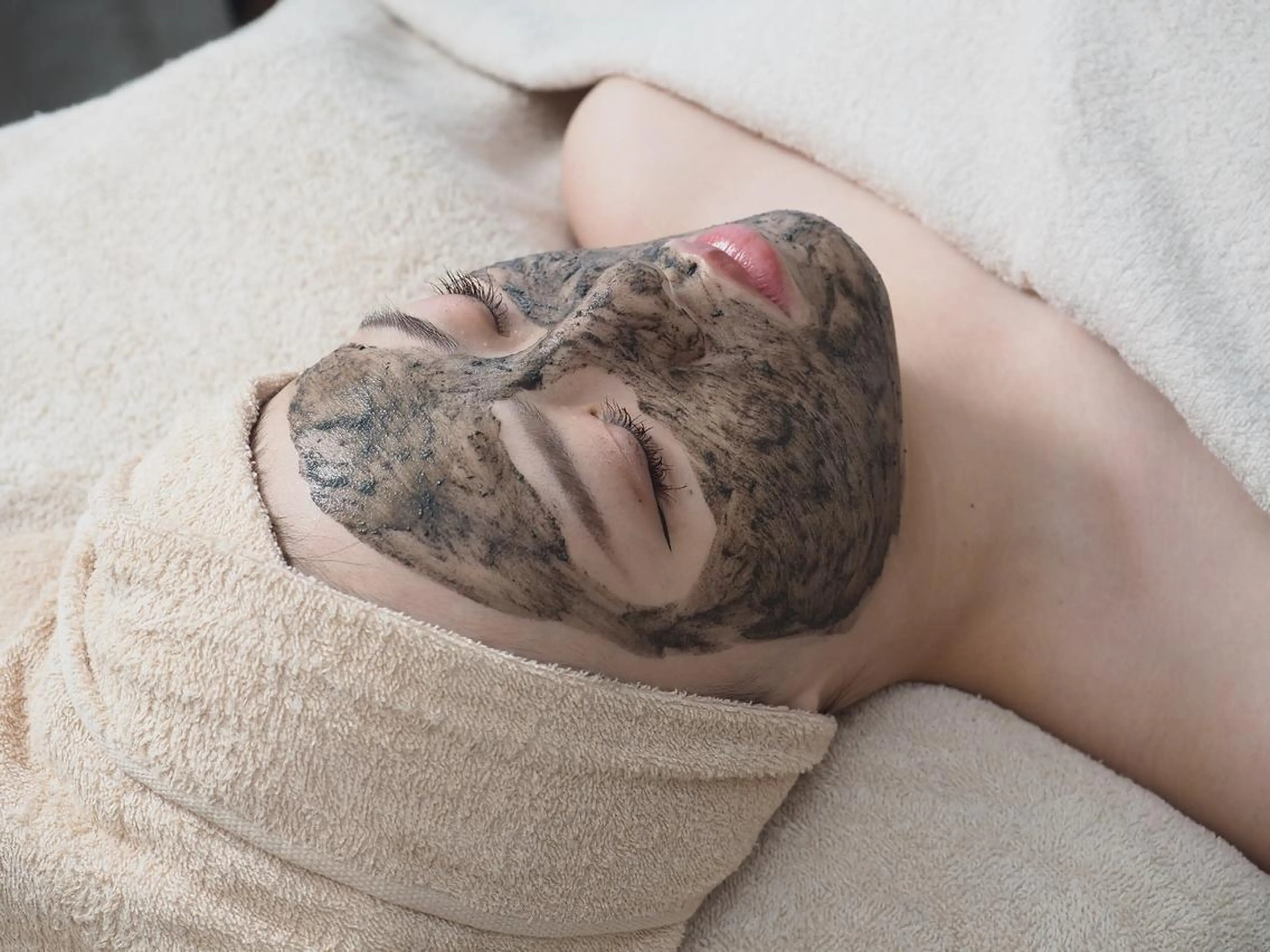 【毛穴・ニキビ・肌改善】幹細胞リアボーテハーブピーリング2gの写真