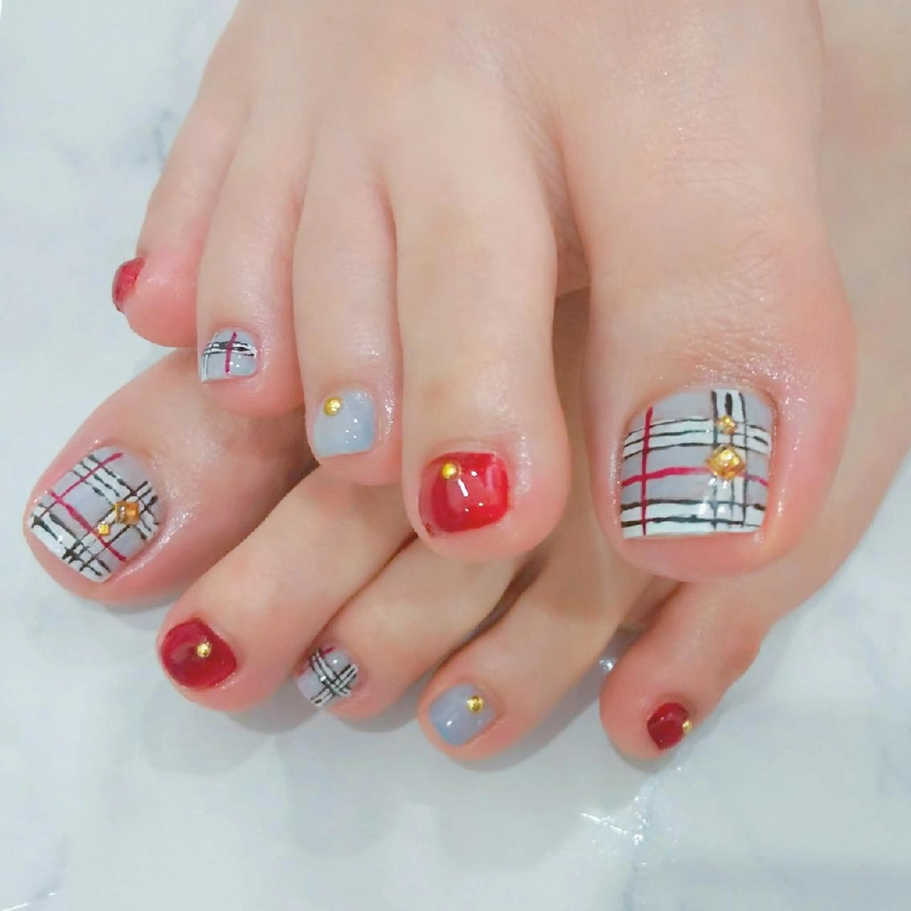 ネイル アートネイル フラワーネイル ジェルネイル スカルプネイル フットネイル ネイル&フラワーサロン〜Ri✦hiro〜鳥栖店所属・HIRATA RIEのネイルデザイン