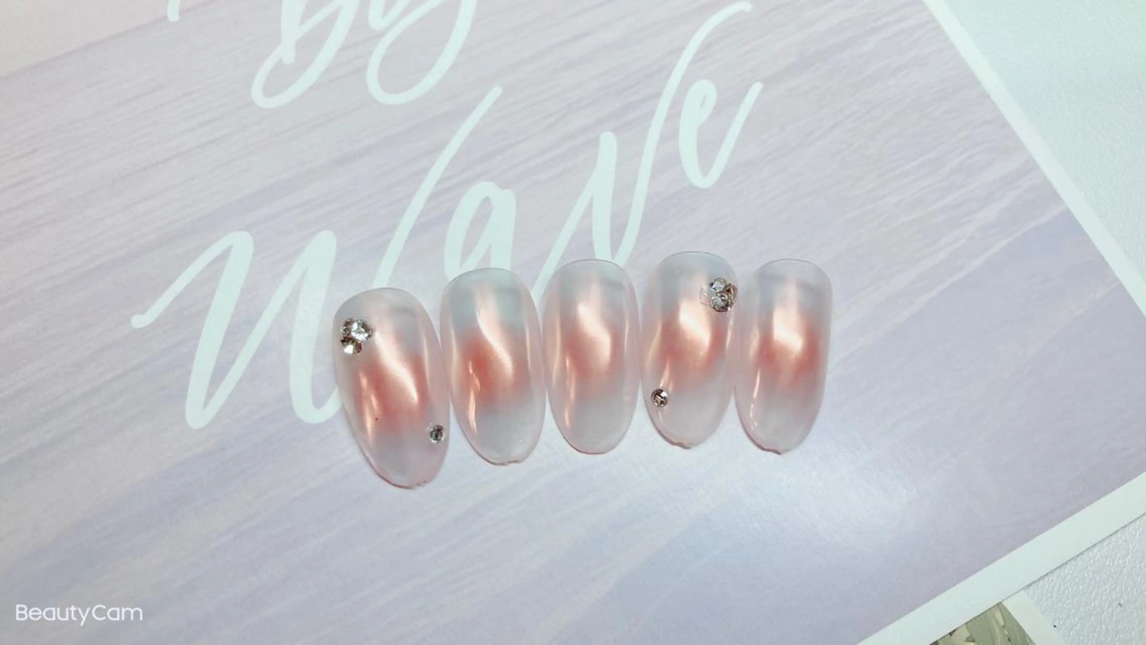 ネイル ewt miniのマツエク・マツパデザイン