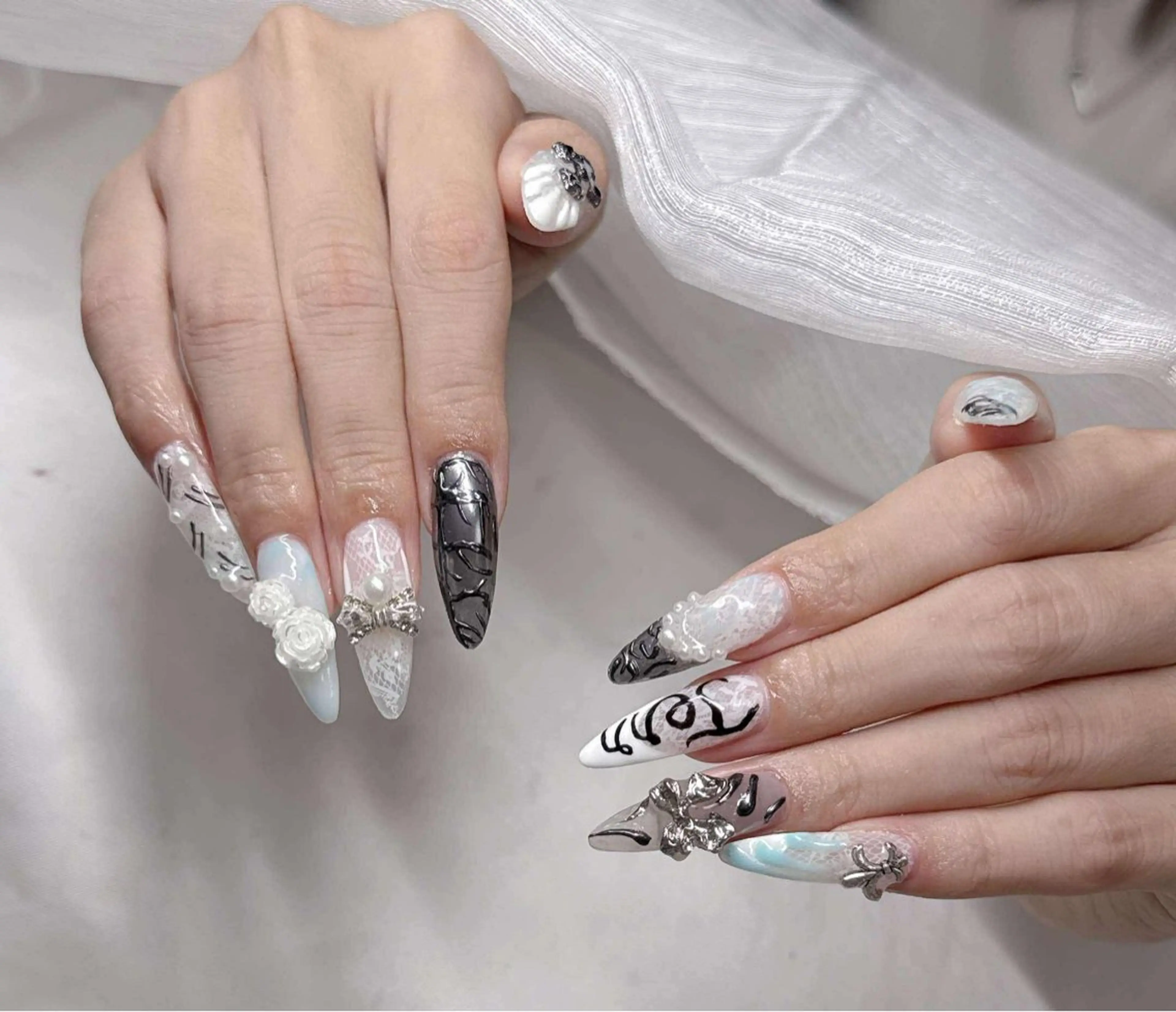 ネイル 長さ出し グラデーション 卒業式 キラキラネイル マグネットネイル ハンドネイル Lee Nailsのネイルデザイン