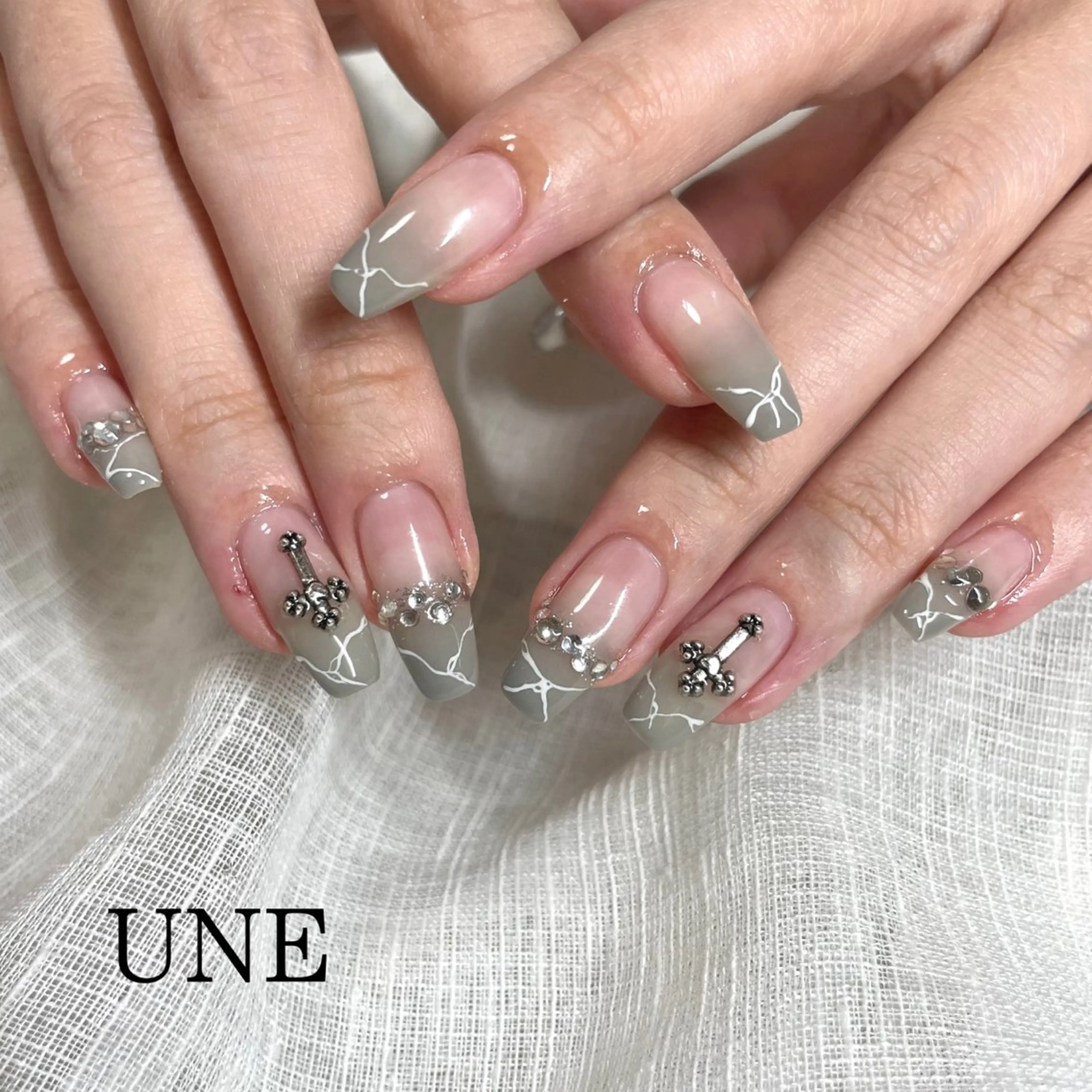 ネイル グラデーション 大理石ネイル(マーブル) UNE.【ユヌ】 Jr.NANAのネイルデザイン