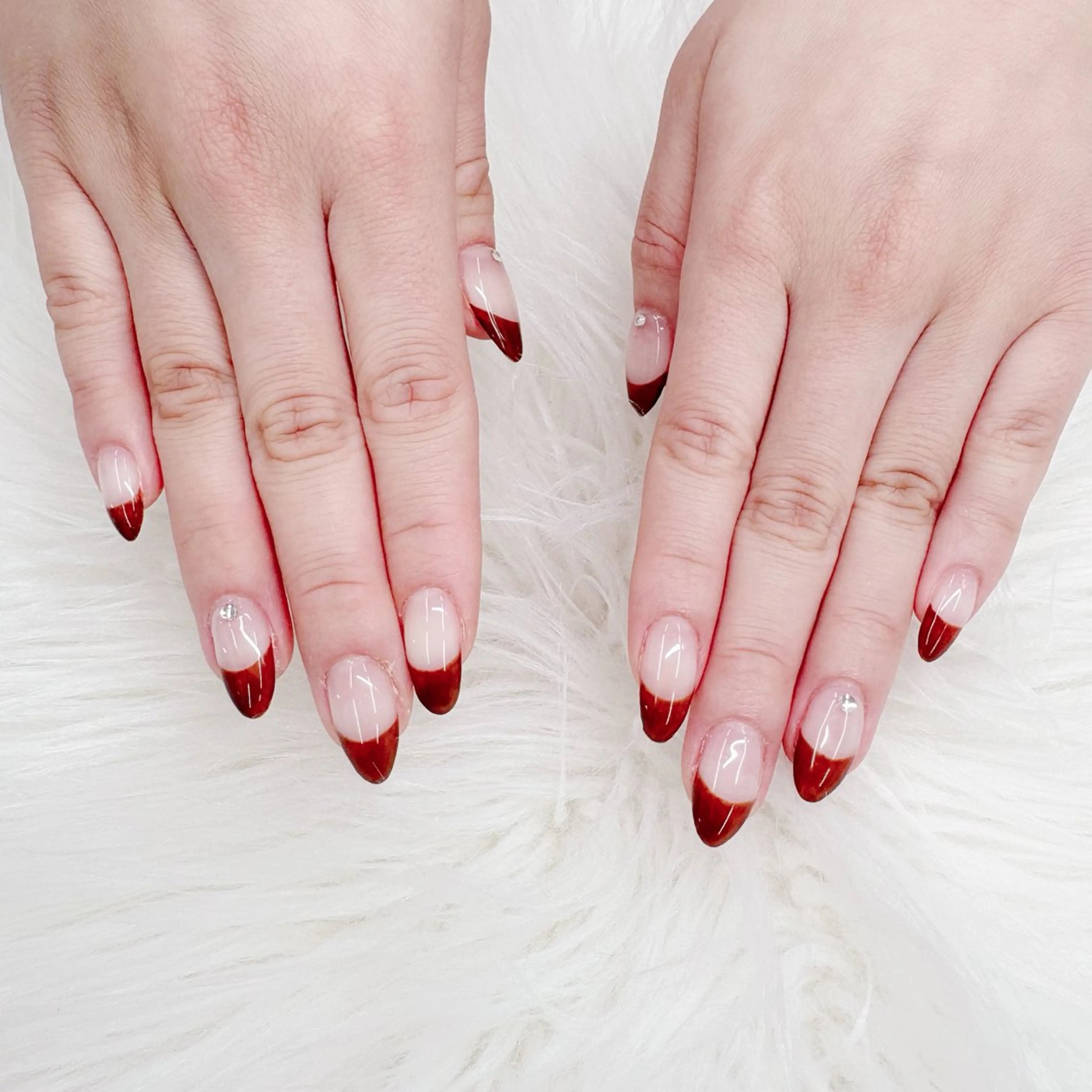 ネイル フレンチネイル ストーンネイル ハンドネイル エリクサーネイル池袋 大谷のネイルデザイン