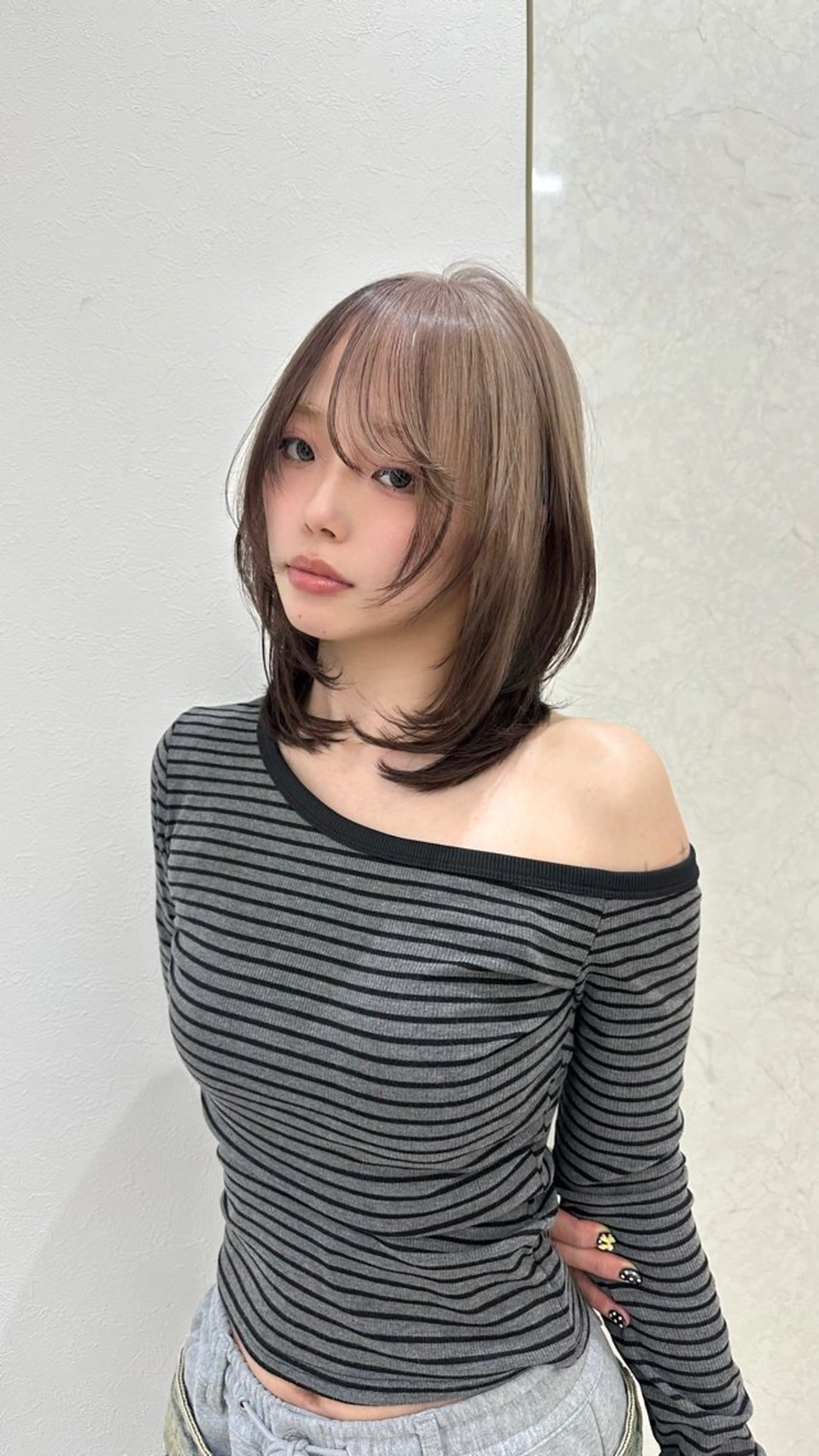 セミロング カラー ヘアカラー AITOKYO Ｓ渋谷所属・渋谷/ハイトーン/ ブリーチ/歩夢のヘアスタイル