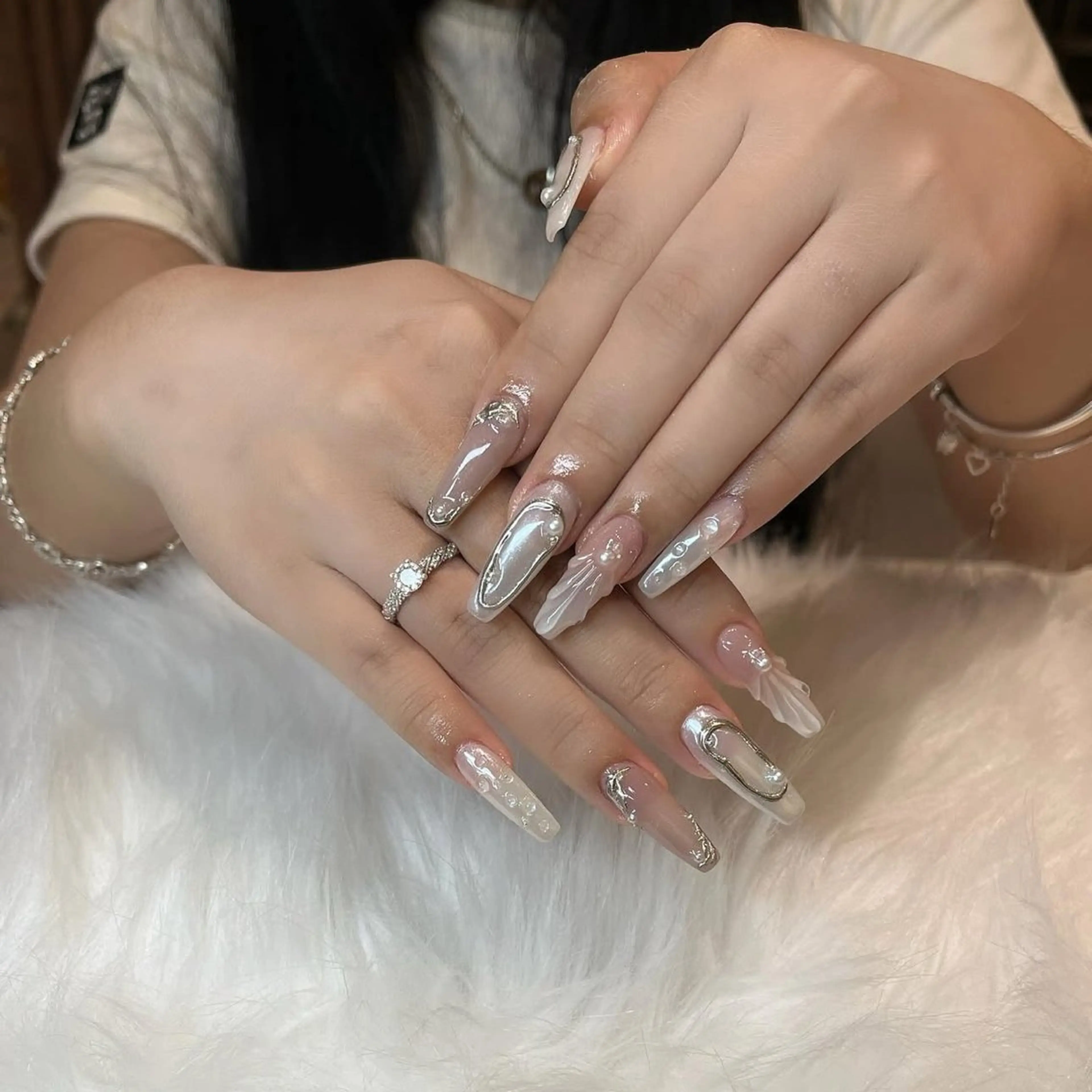 ネイル キラキラネイル シンプルネイル 春ネイル ワンホンネイル 冬ネイル ハンドネイル SORA Nailのネイルデザイン