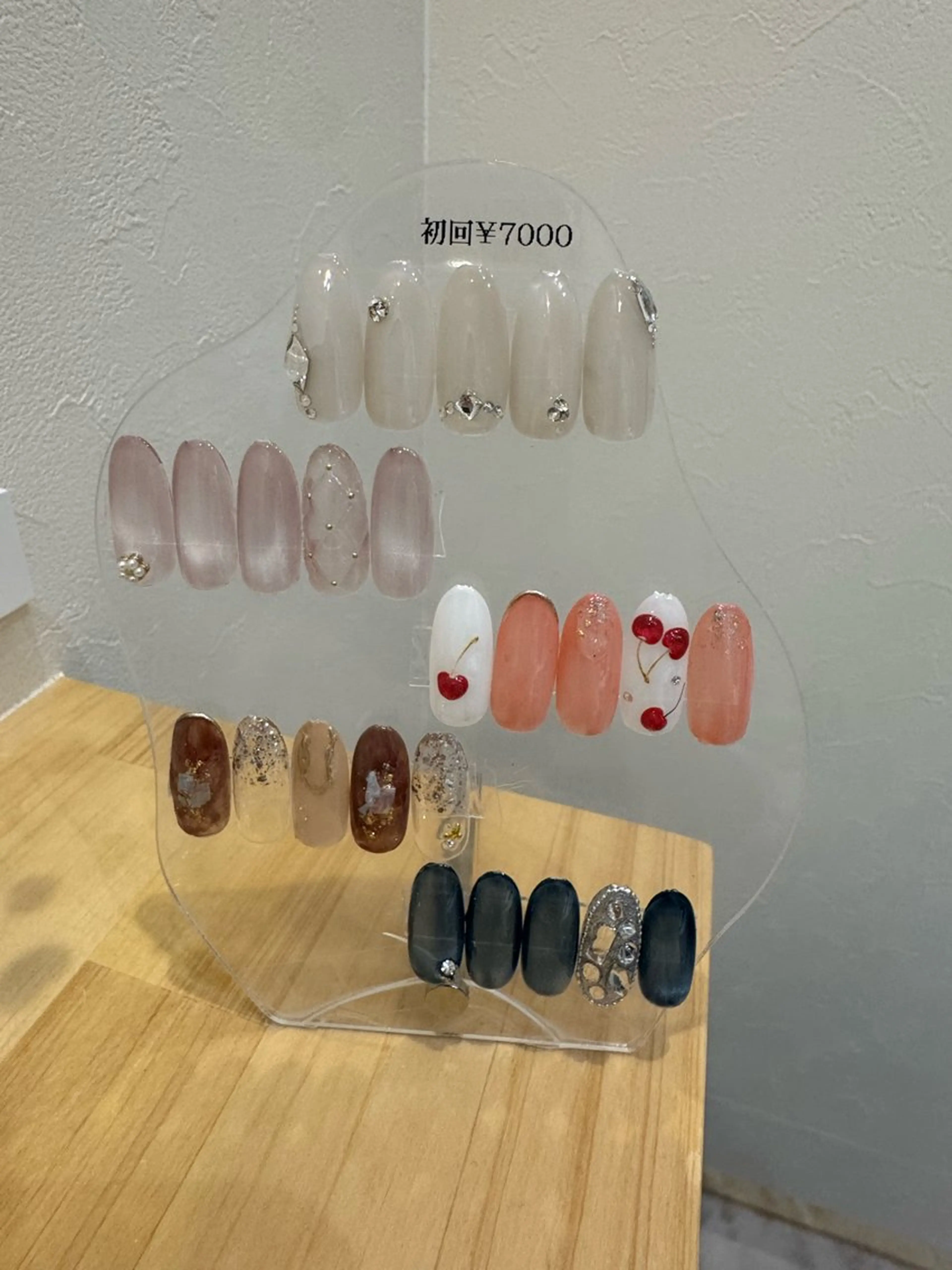 ネイル ハンドネイル HARELU北名古屋店所属・ネイリスト Mahoのネイルデザイン