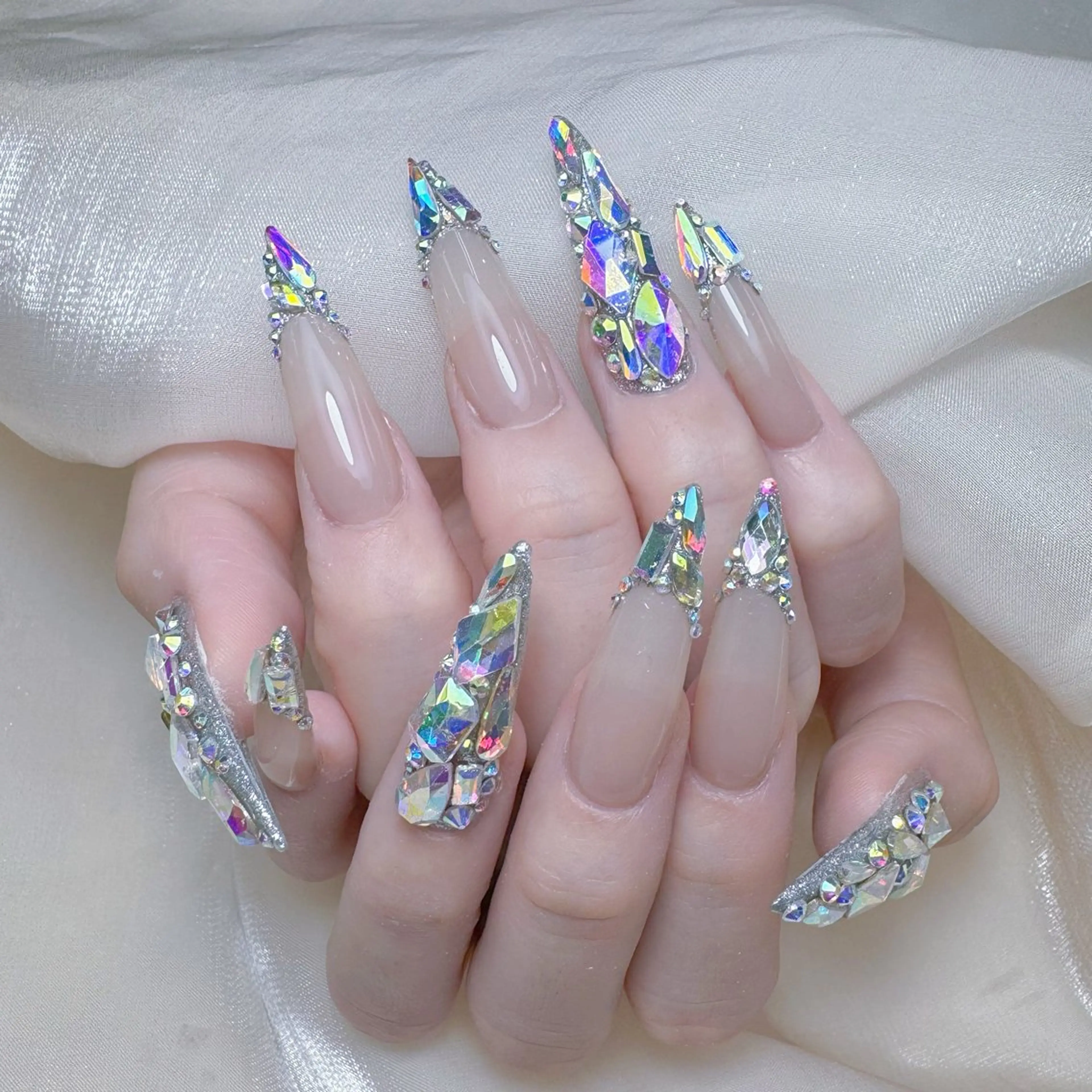 ネイル オーロラネイル フレンチネイル ハート キラキラネイル 韓国ネイル ハンドネイル Melody Nail所属・Melody  3D/スカルプ専門店のネイルデザイン