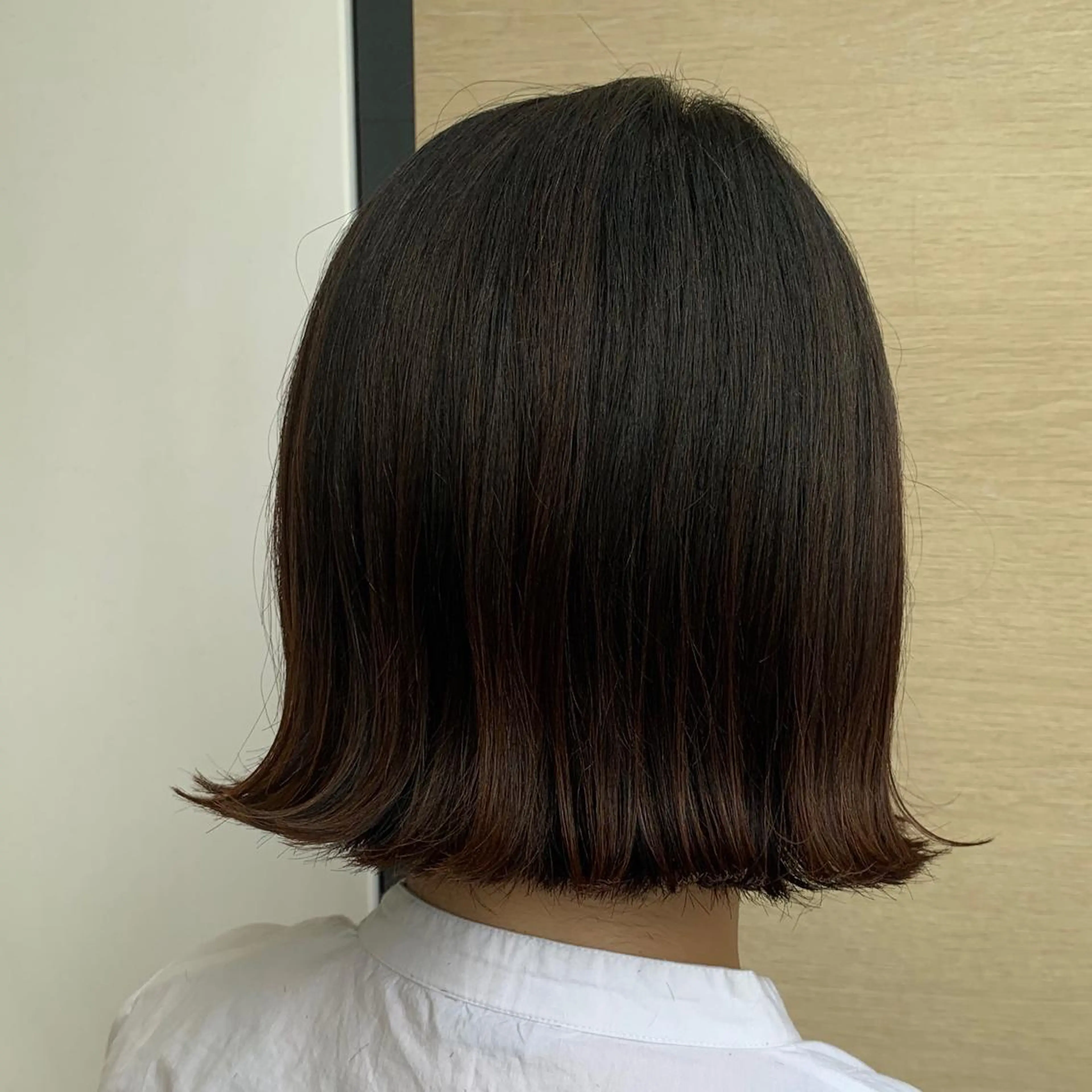 ミディアム 外ハネヘア カット トリートメント ウスイ ハルカのヘアスタイル