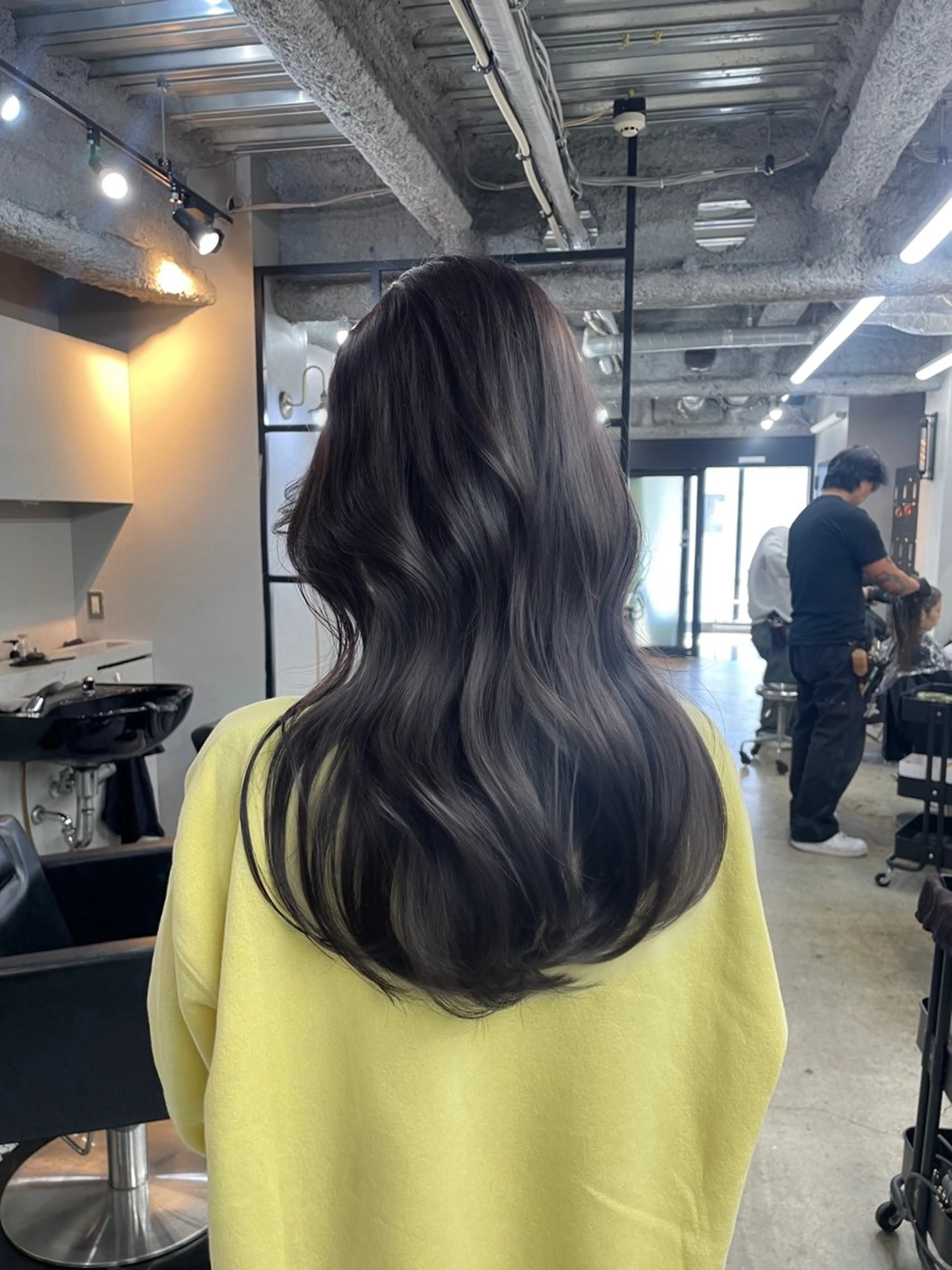 ロング カラー カット ヘアカラー トリートメント ヘアセット 新宿/韓国ヘア/ 髪質改善ストレートのヘアスタイル