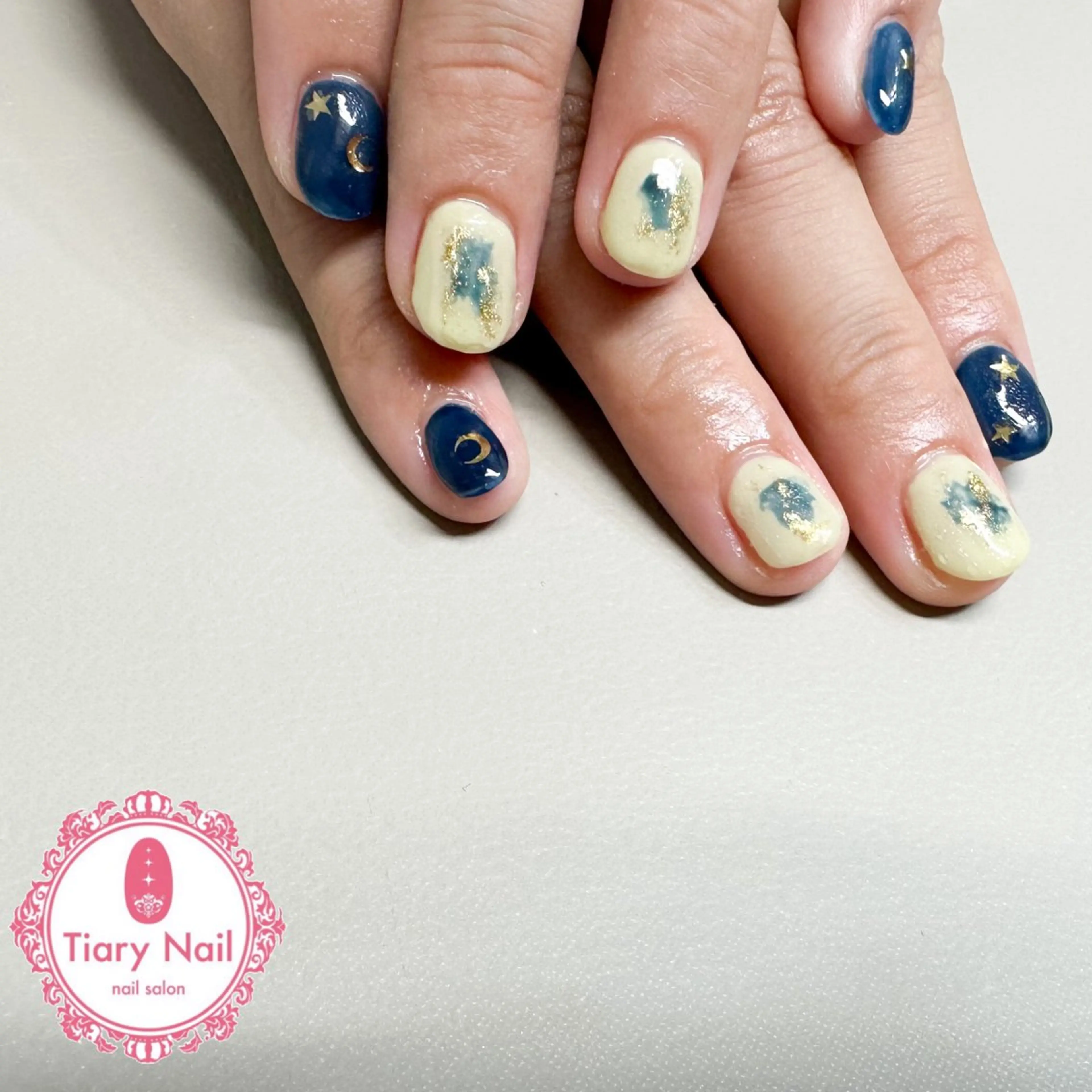 ネイル tiarynail K Kのネイルデザイン