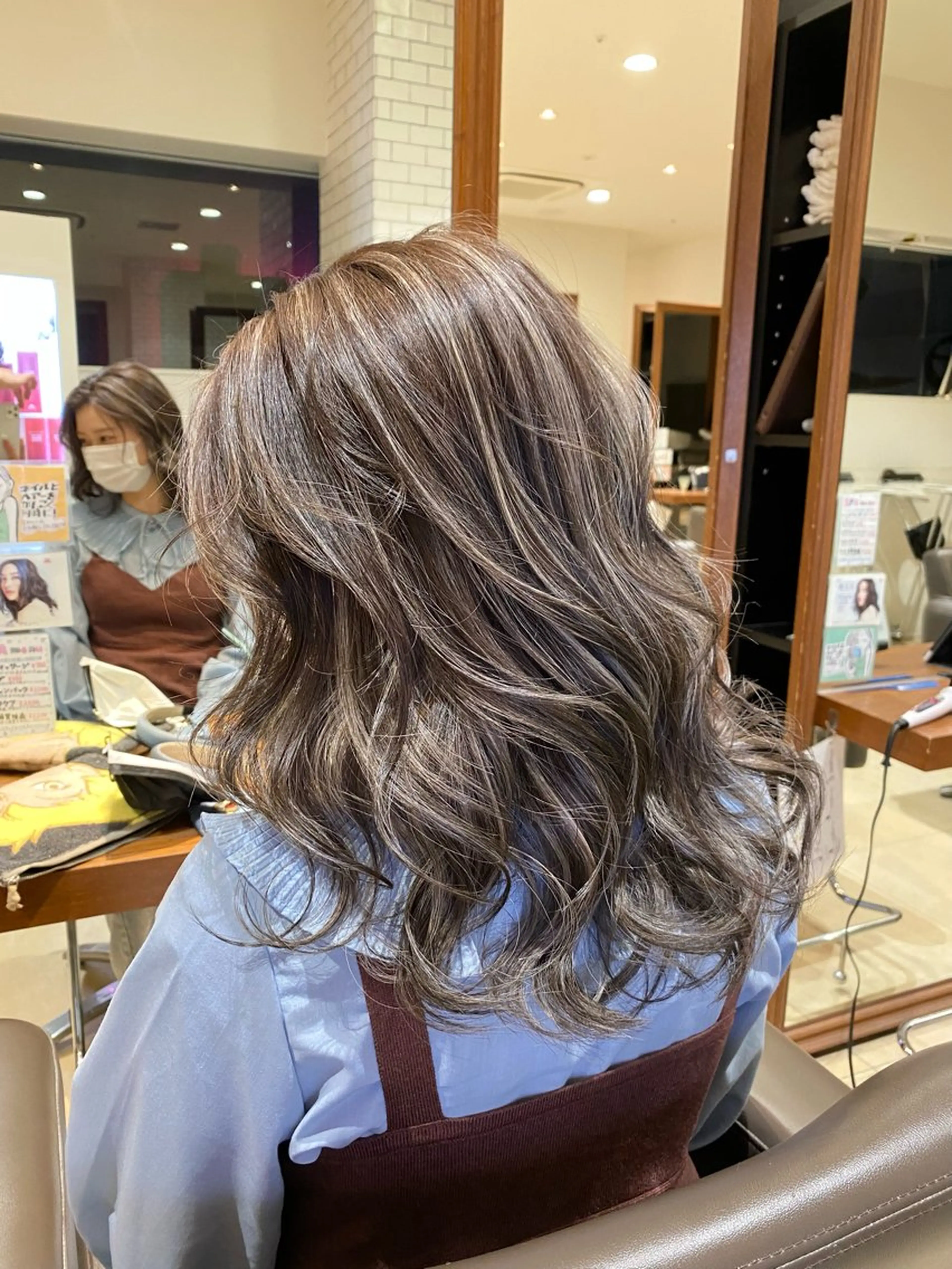 セミロング ハイライト CIERA.南船場所属・yuna🧡/心斎橋 ハイトーン/ブリーチのヘアスタイル