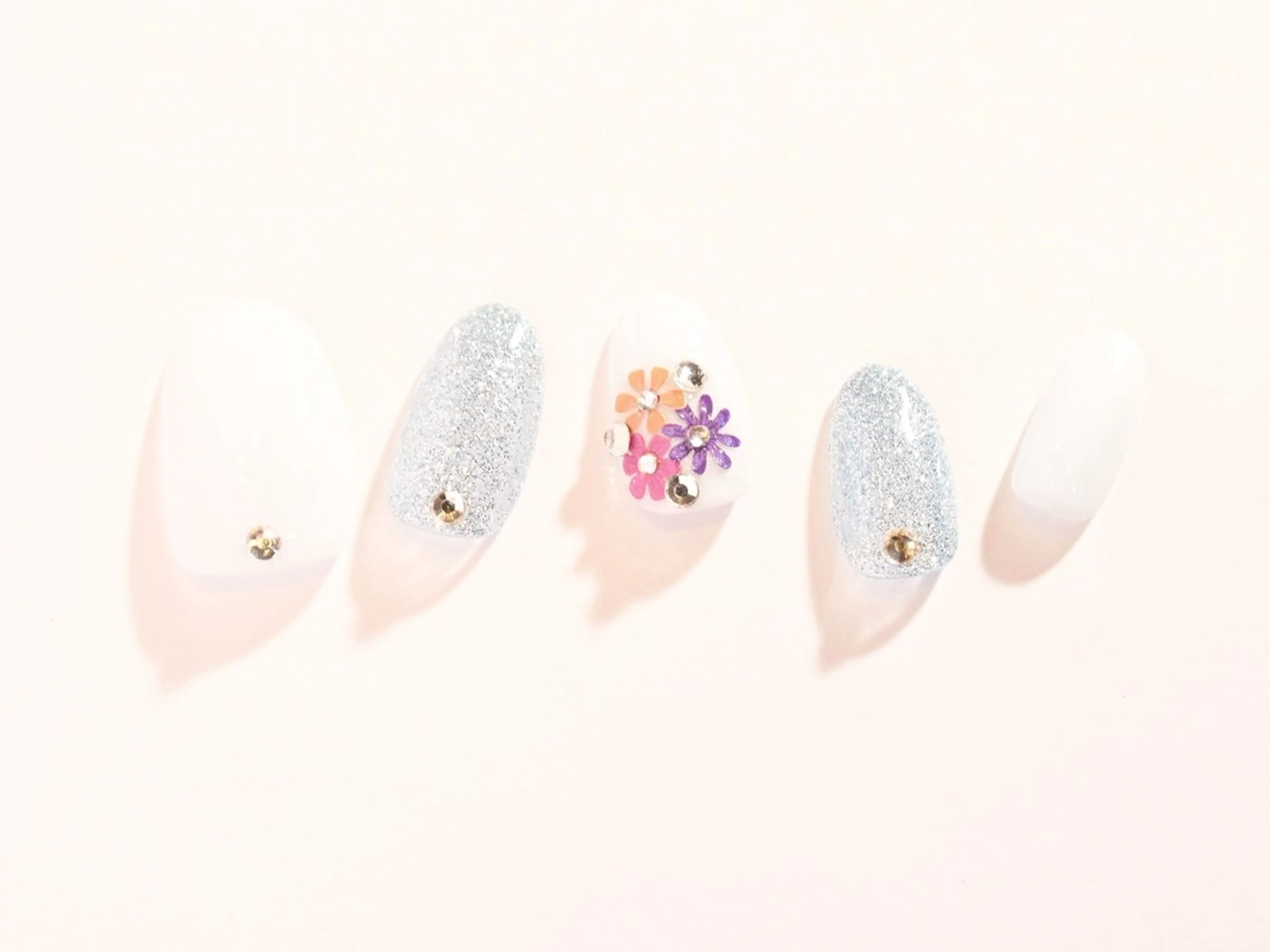 ネイル Tiary Nail Fのネイルデザイン