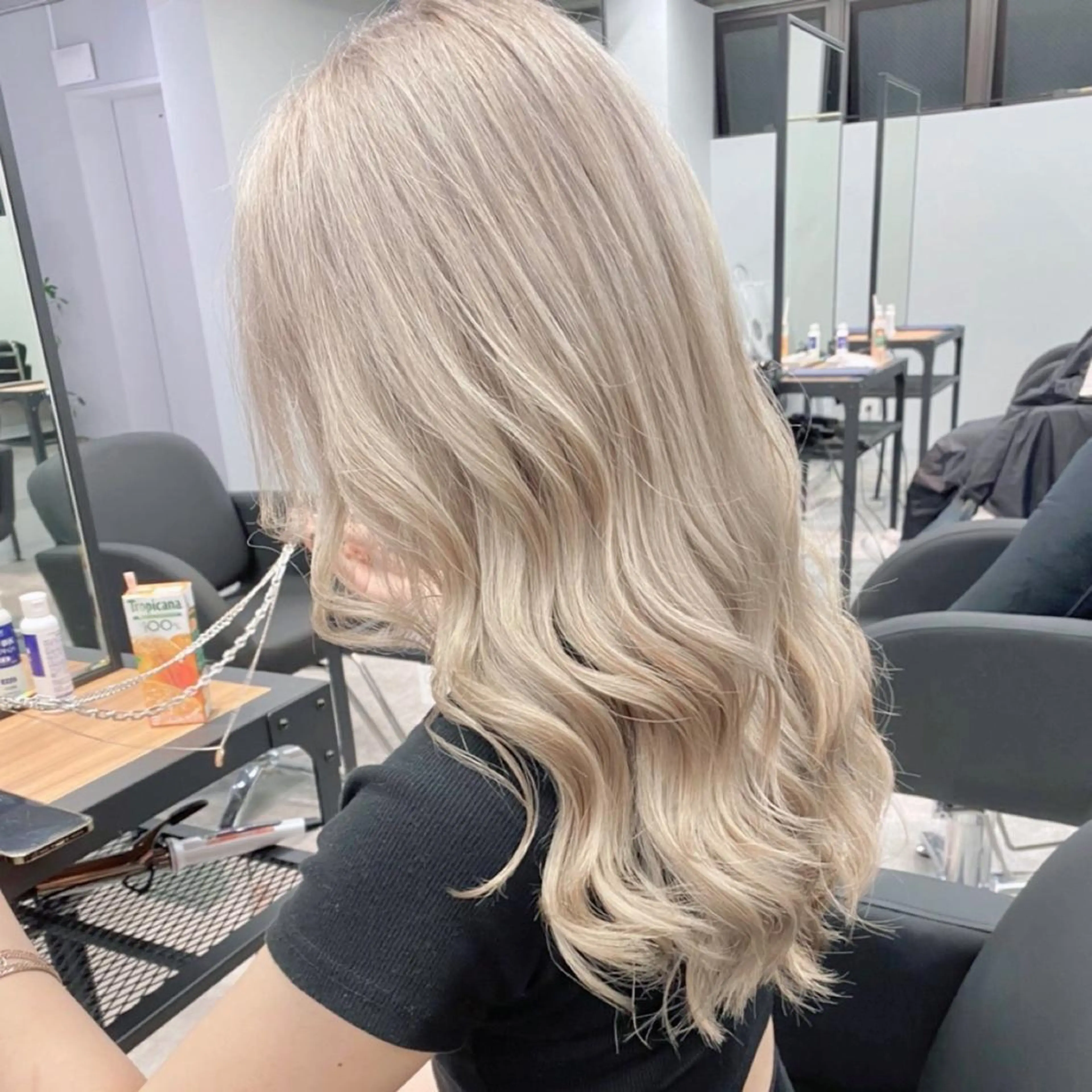 ロング カラー ベージュカラー ブロンド ブロンドベージュ ホワイトブロンド ヘアカラー トリートメント MiL所属・✨ハイトーン✨ 濱田知孝のヘアスタイル