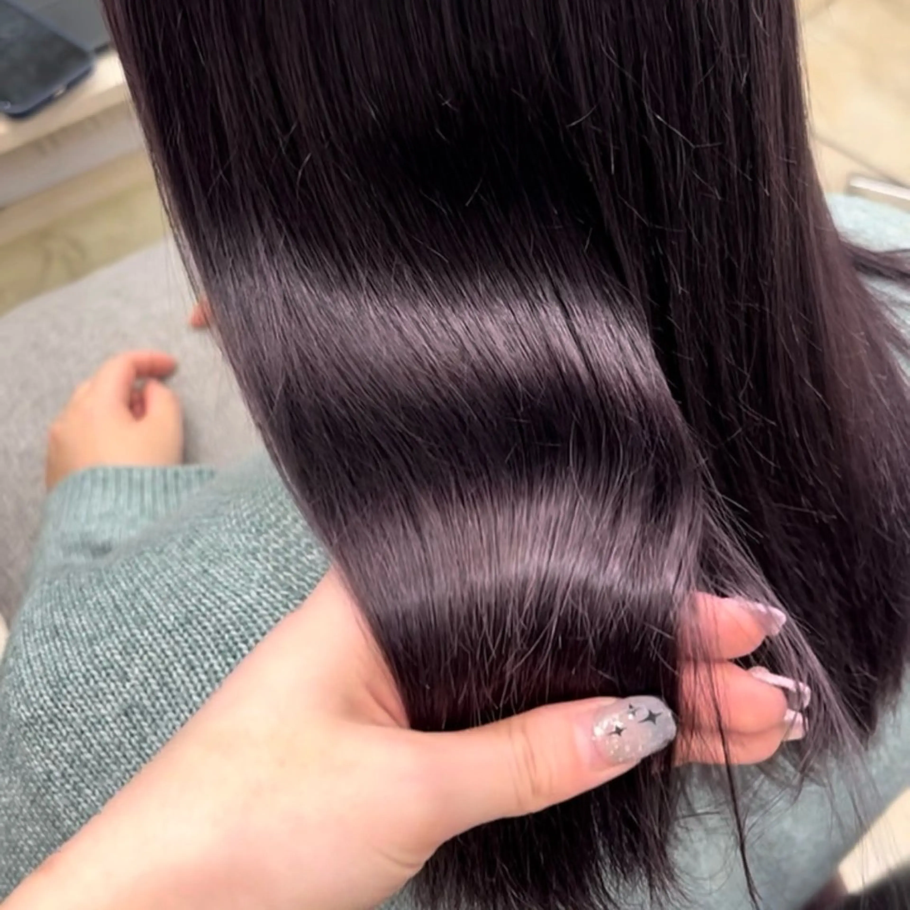 ロング カラー RED／SILVER フウカ✩.*のヘアスタイル