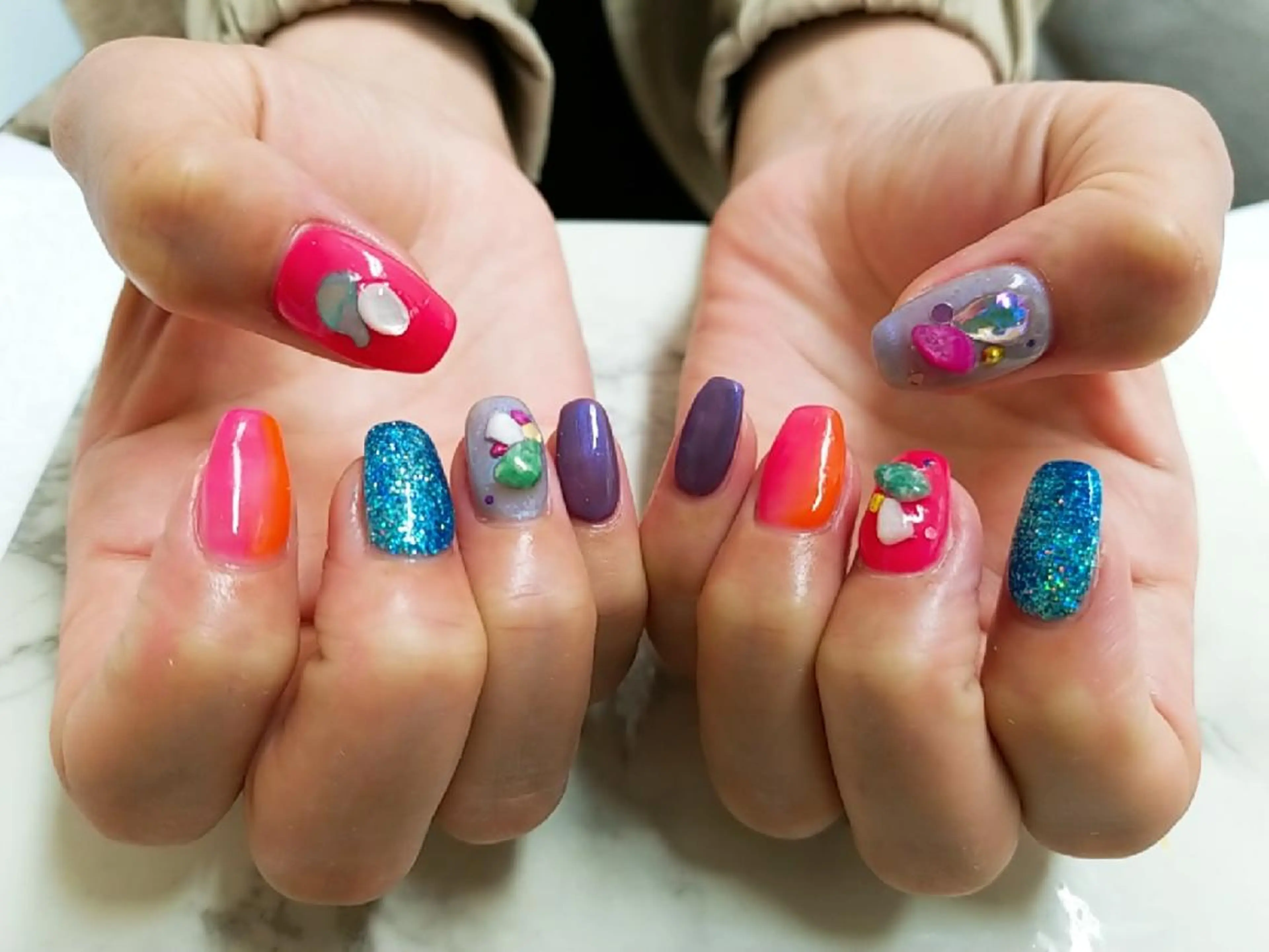 ネイル アートネイル ジェルネイル 持ち込み ニュアンスネイル パラジェル 河野ちえ (雑誌掲載サロン)のネイルデザイン