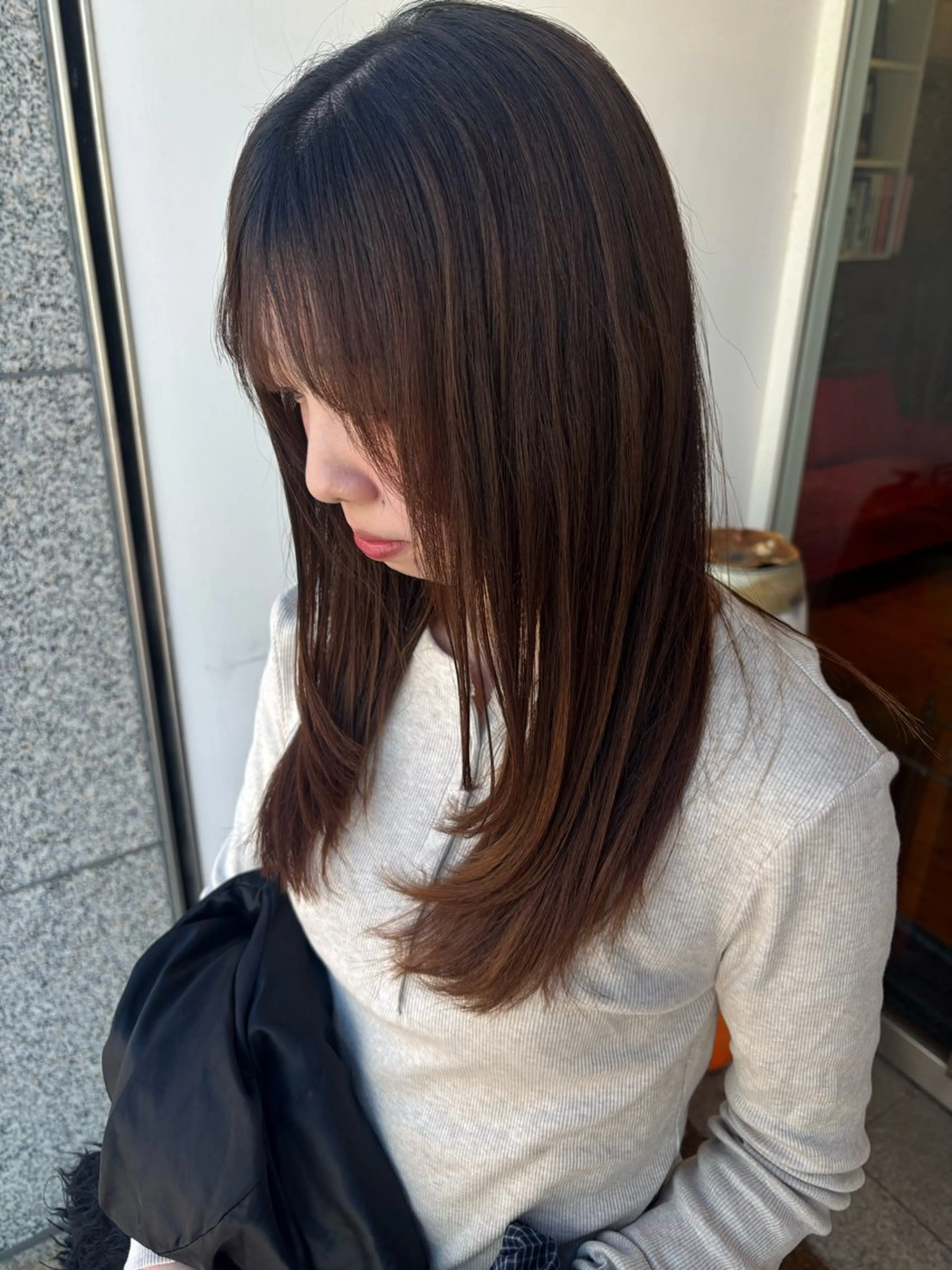 ロング レイヤーカット colors Island所属・軍司 美夏のヘアスタイル