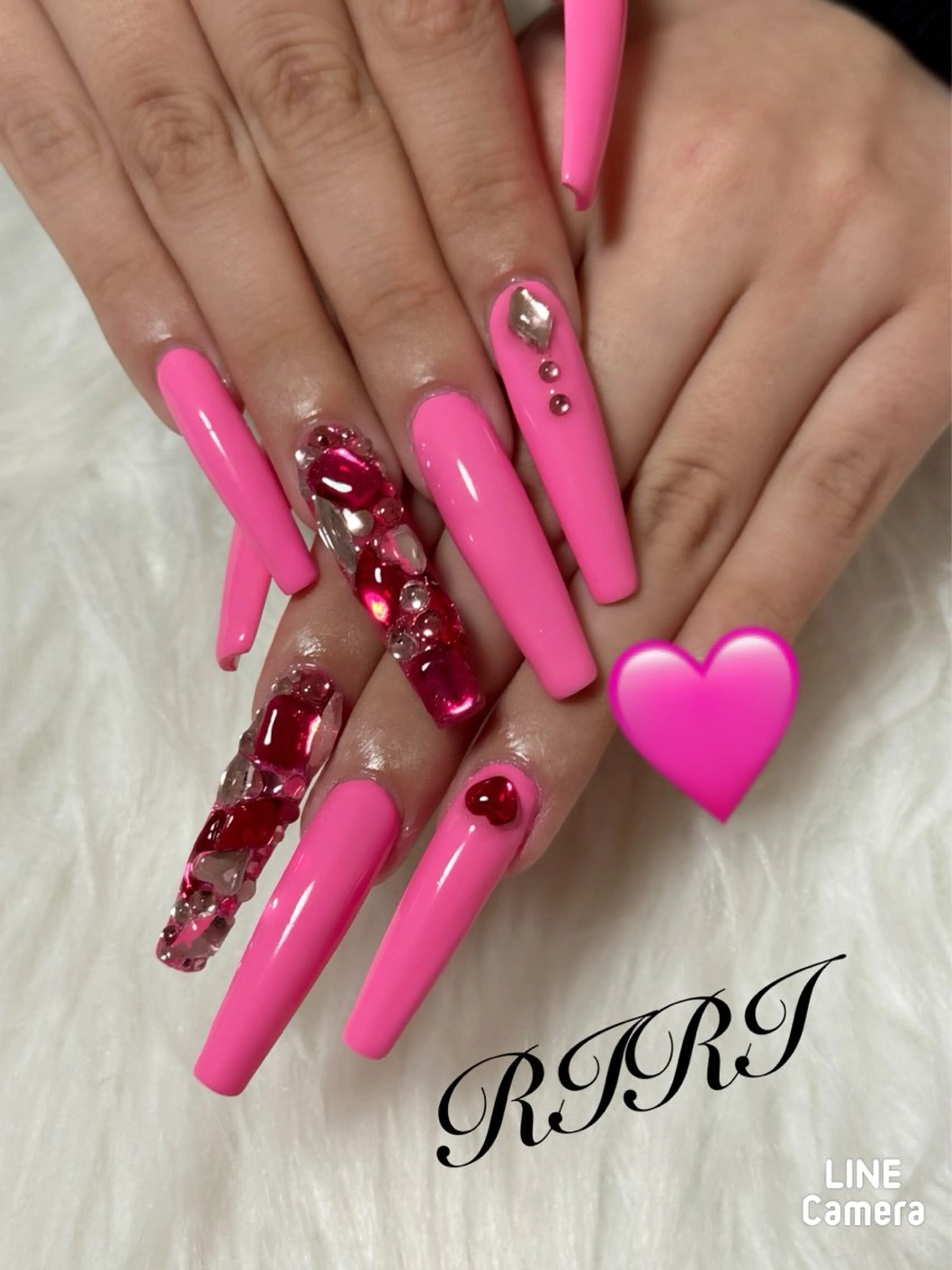 ネイル ジェルネイル キラキラネイル ロングネイル ピンク スカルプネイル ハンドネイル riri オーナーのネイルデザイン