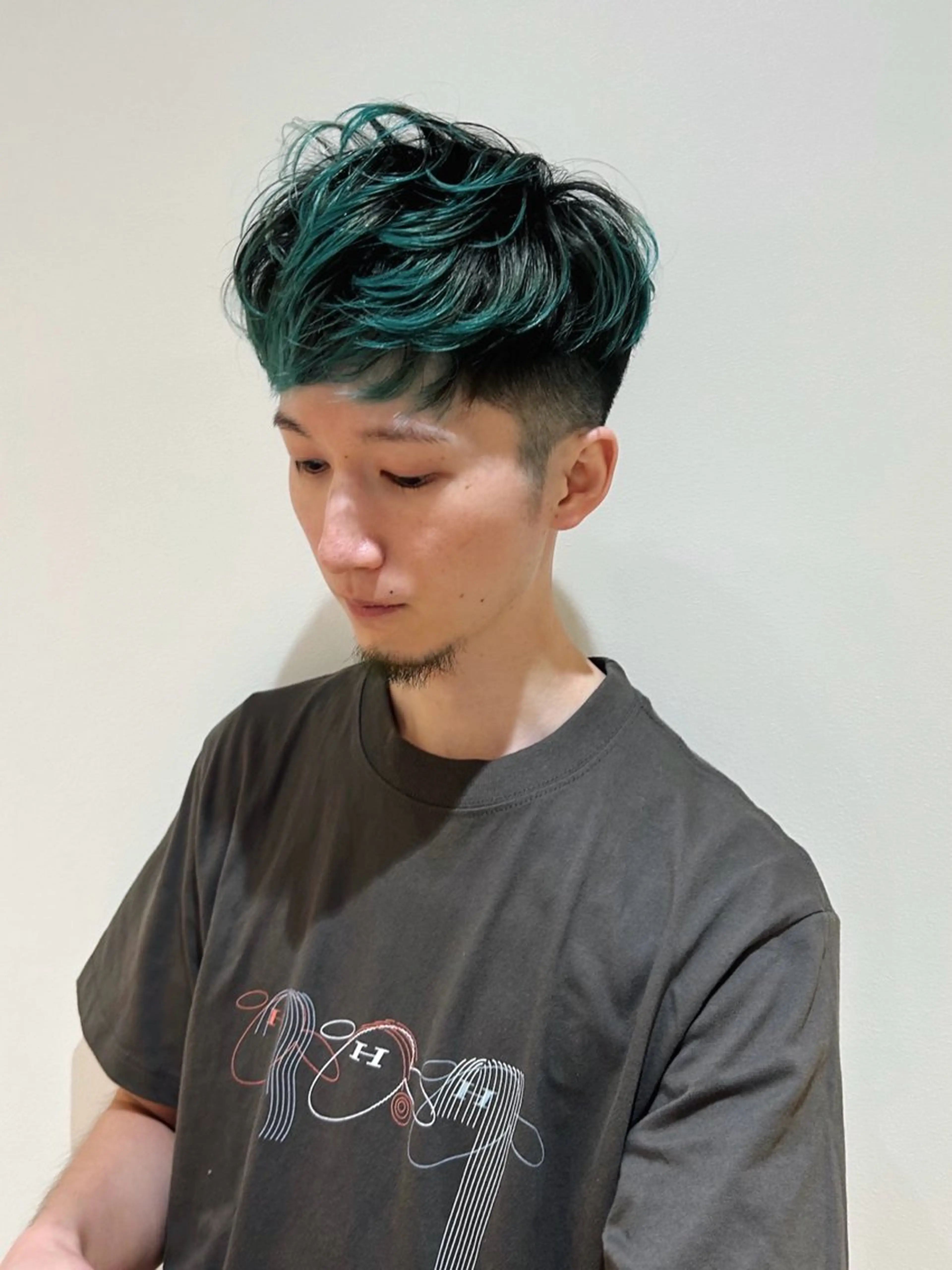 《 メンズカット 》フェードカット + 眉カットの写真