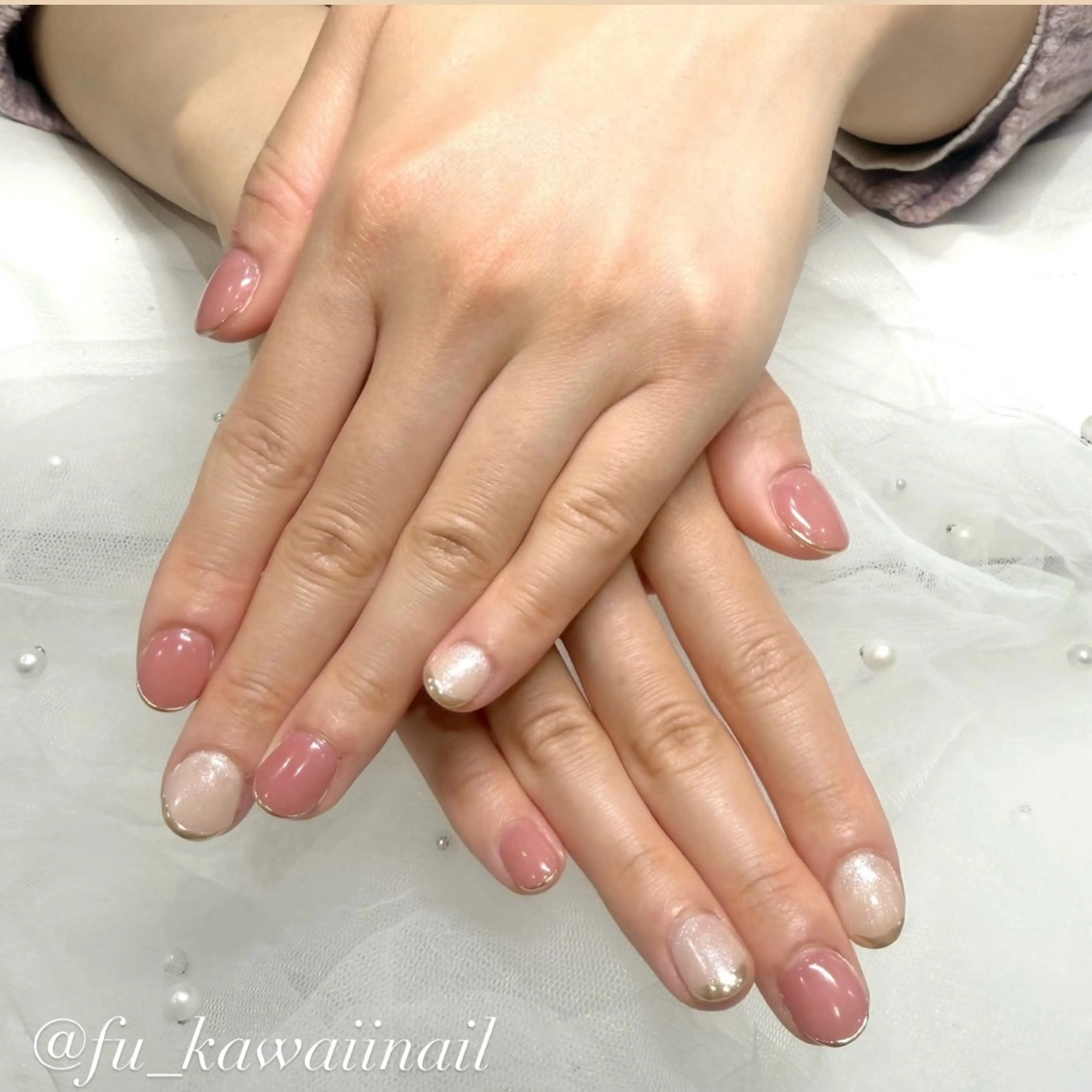 ネイル ジェルネイル ゴールド ミラーネイル ピンク 春ネイル ハンドネイル 🪞ヤギフウカ🪞 渋谷ネイルのネイルデザイン
