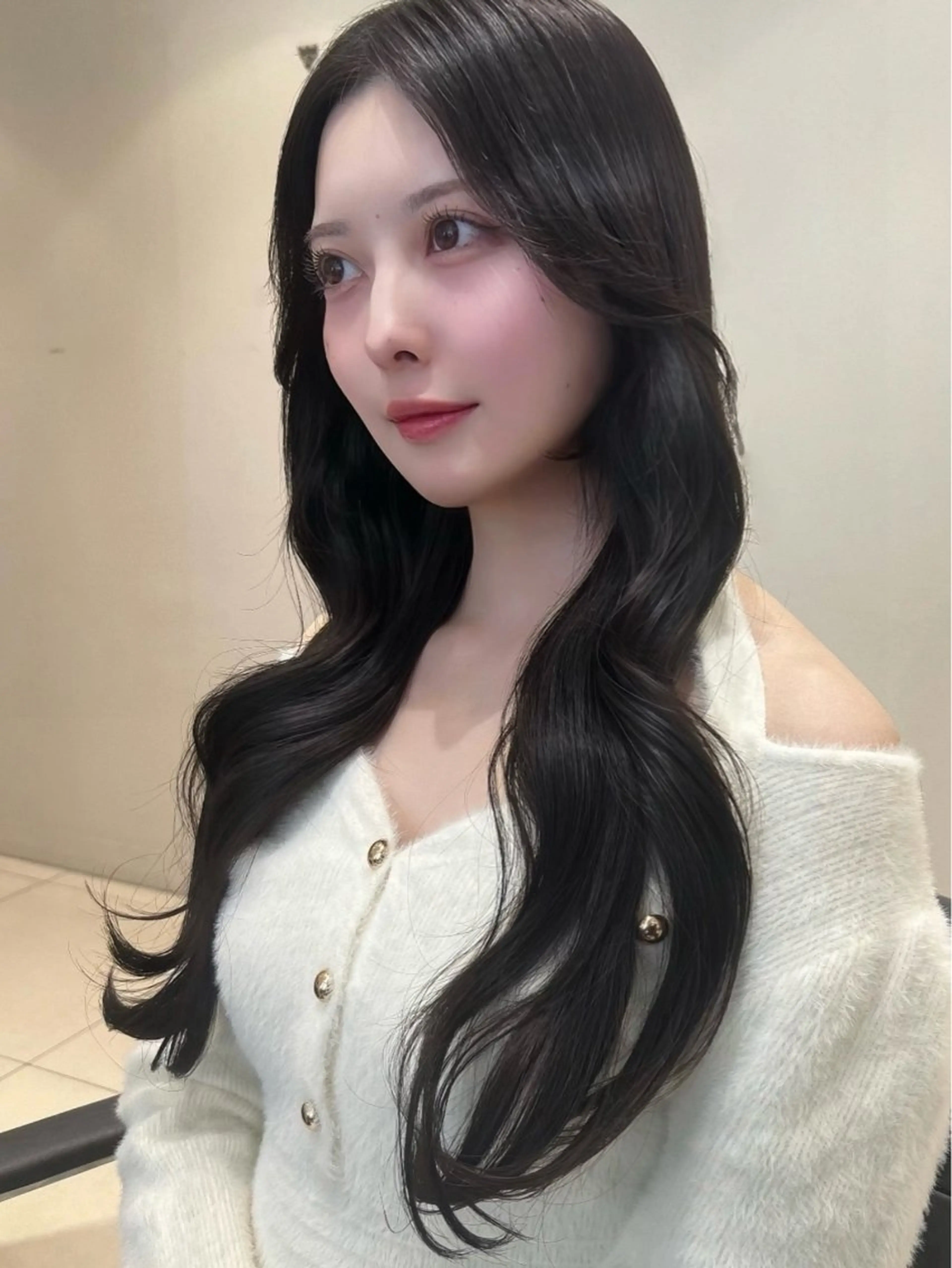 ロング カラー 透明感カラー ダークグレー ダークグレージュ グレージュ ヘアカラー トリートメント Euphoria新宿店所属・韓国ヘア、カラー/ 縮毛矯正/SHOKIのヘアスタイル