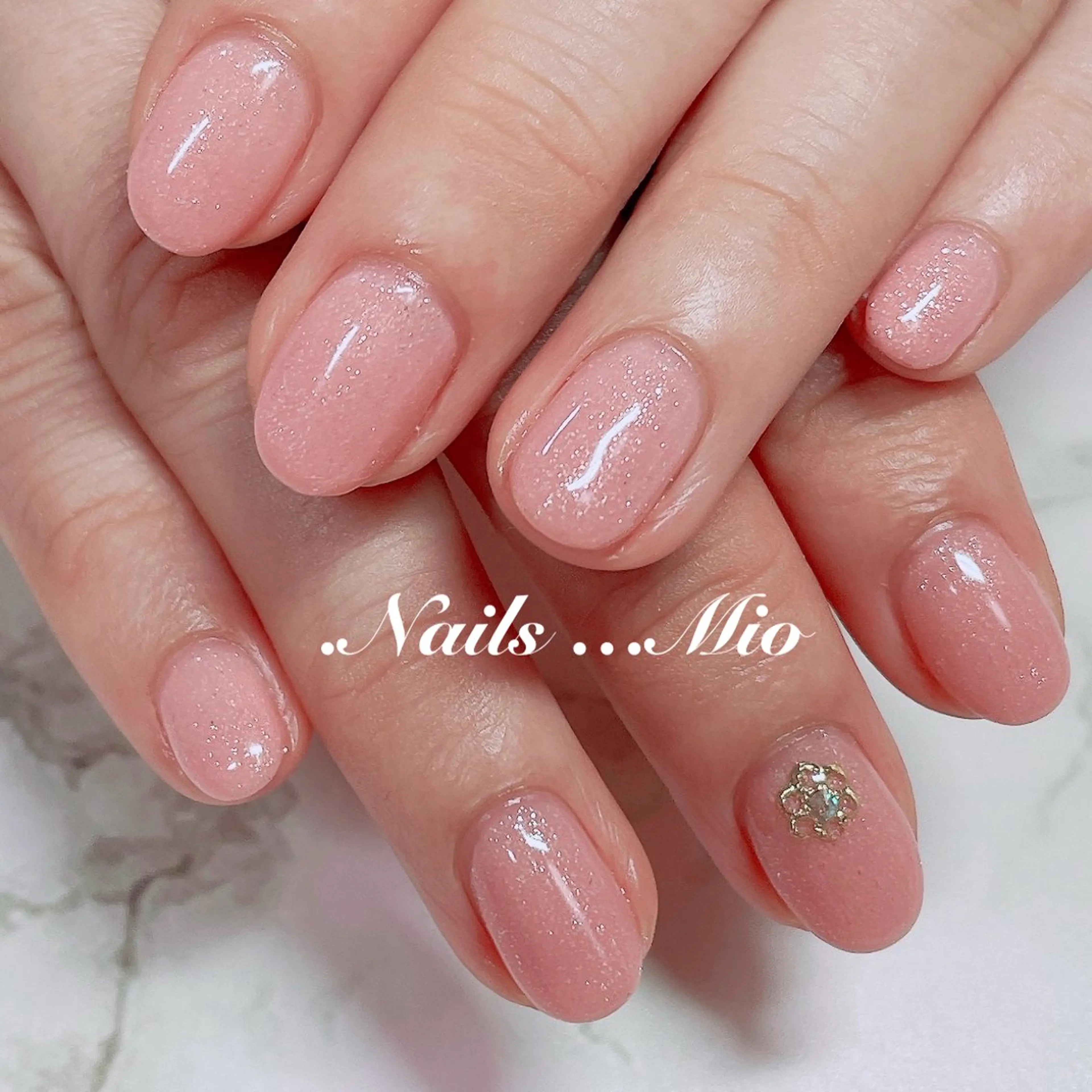 ネイル ジェルネイル ワンカラーネイル 赤色 .Nails Mio 赤羽西ネイルサロンのネイルデザイン