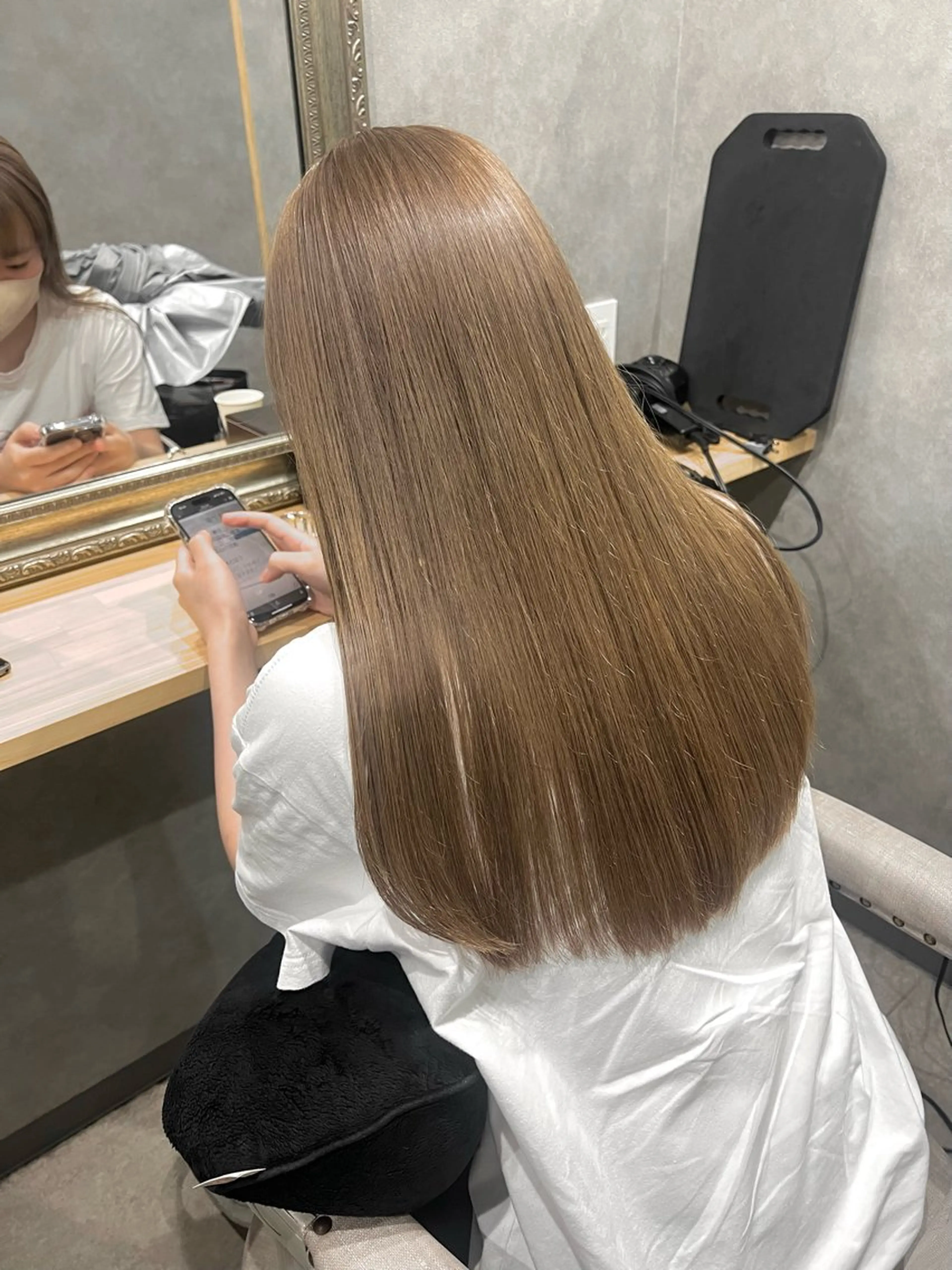 ロング カラー ブリーチ グレージュ ミルクティーグレージュ 🎀🕊RION 🩰のヘアスタイル