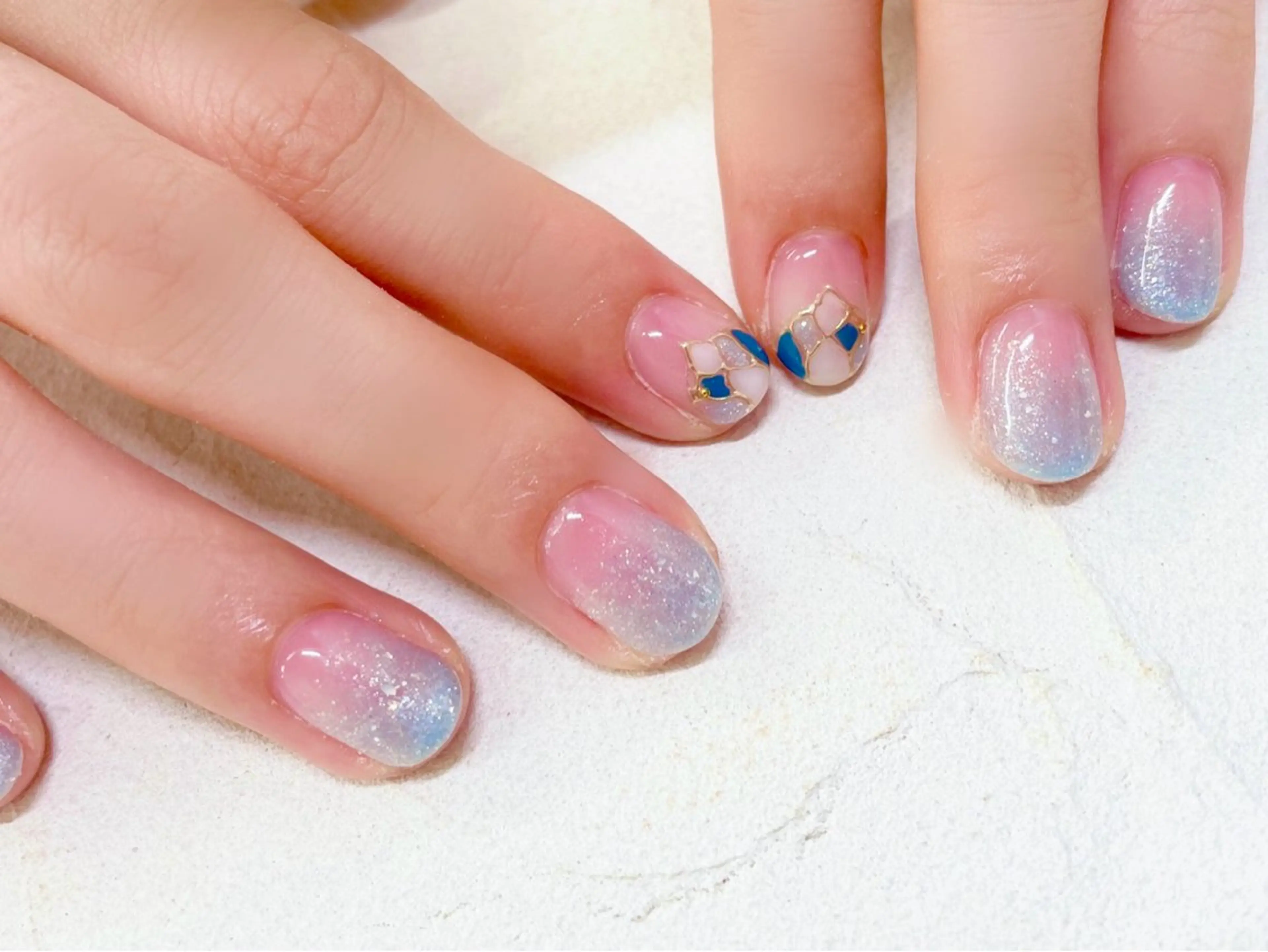 ネイル ブルー グラデーション ハンドネイル ビアンカ金町店 中島　せり菜のネイルデザイン