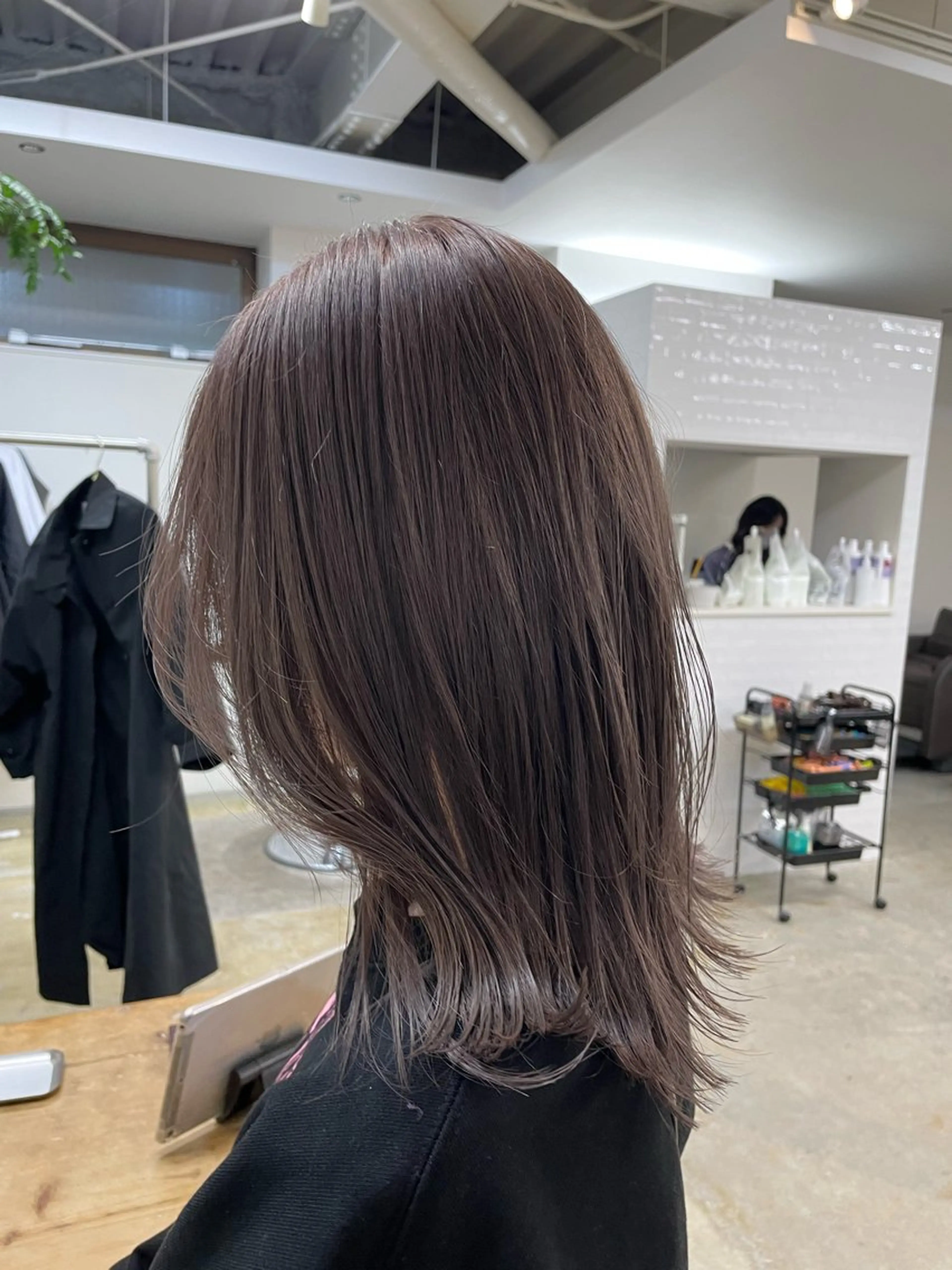 ミディアム カット ヘアカラー トリートメント 宮本 祥生のヘアスタイル