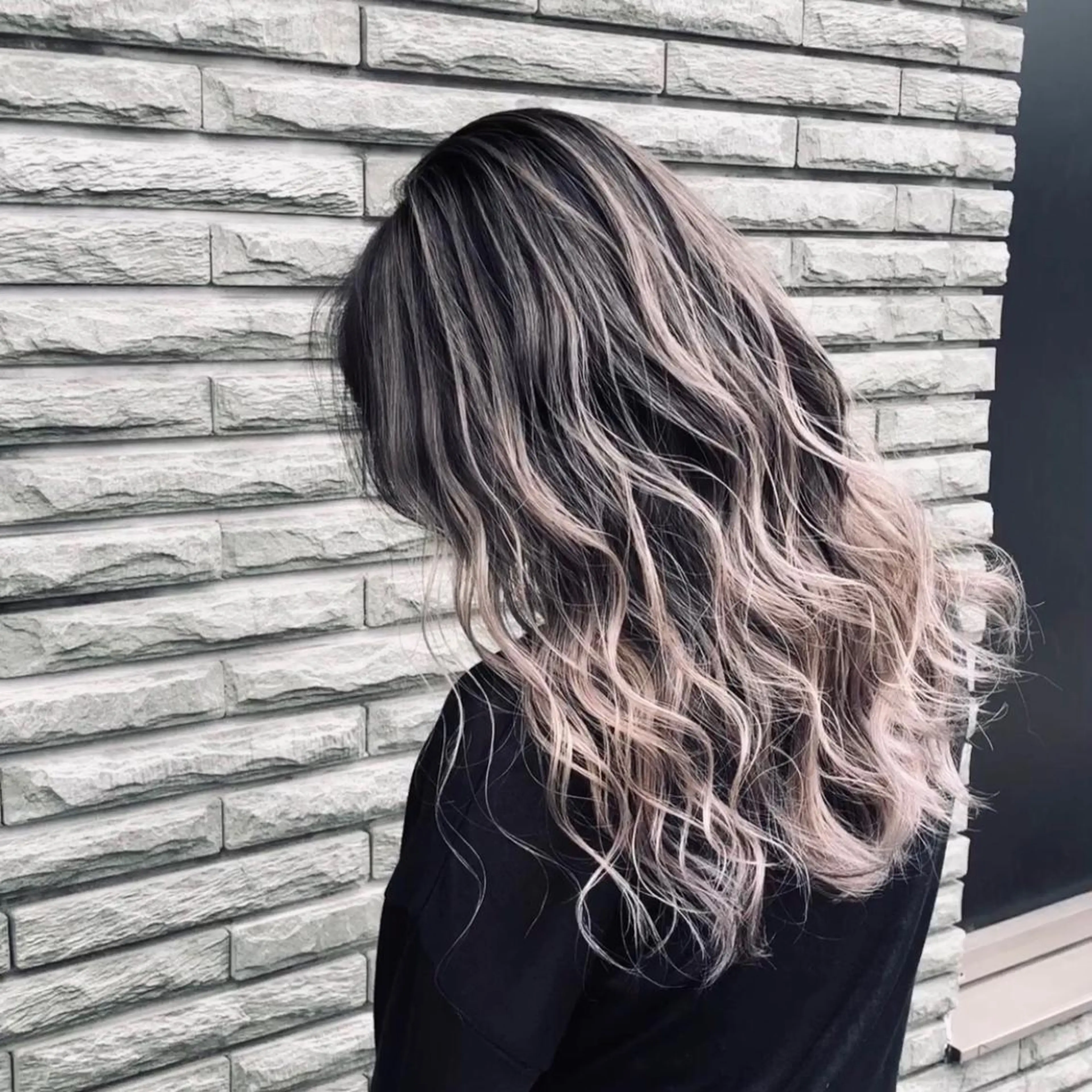 セミロング カラー ヘアアレンジ バレイヤージュ デザインカラー ハイライトカラー 外国人風カラー ハイライト カット ヘアカラー トリートメント アンドウ ユウ/ レイヤーカット/韓国のヘアスタイル