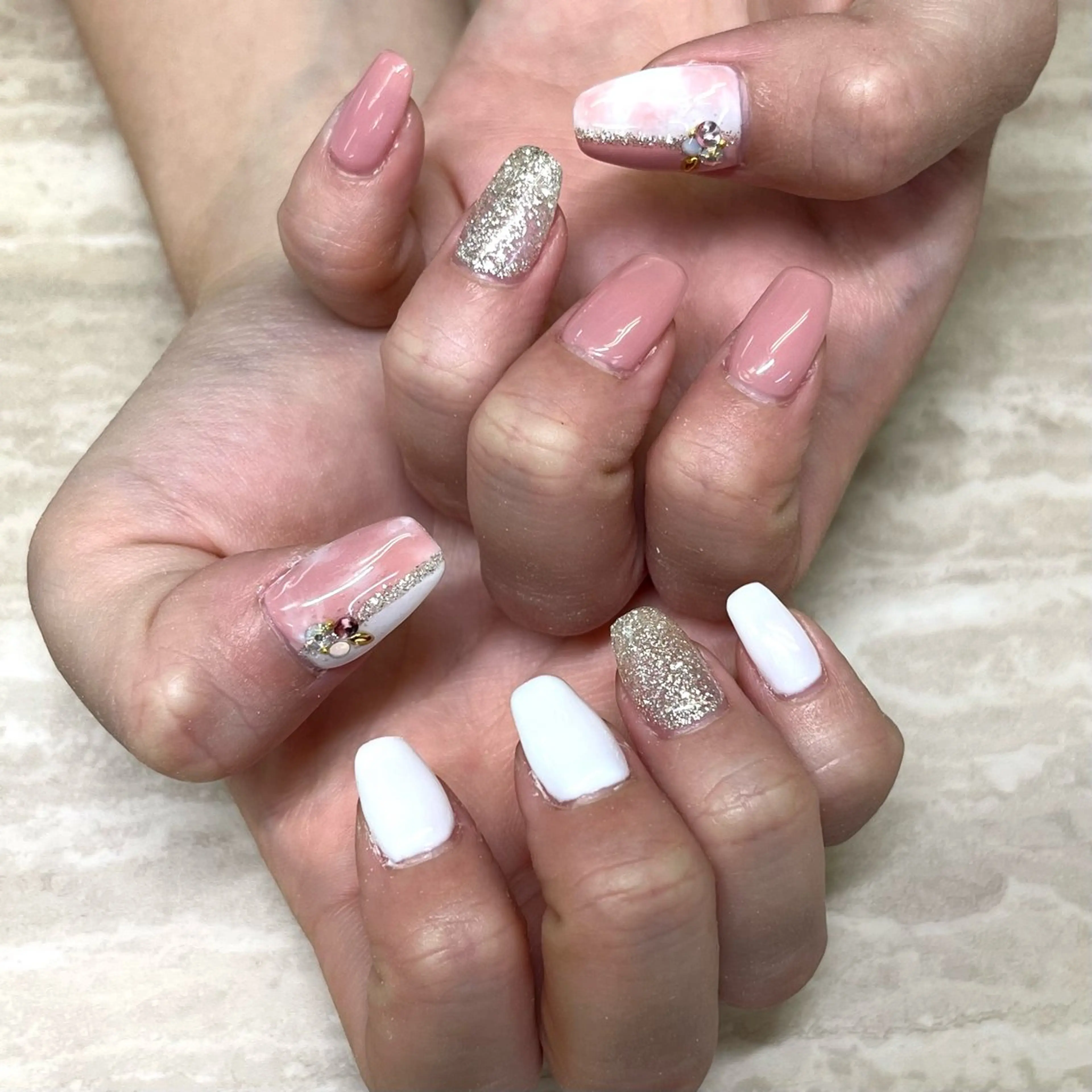 ネイル ネイルサロンアジアン池袋店所属・林 夏萌のネイルデザイン