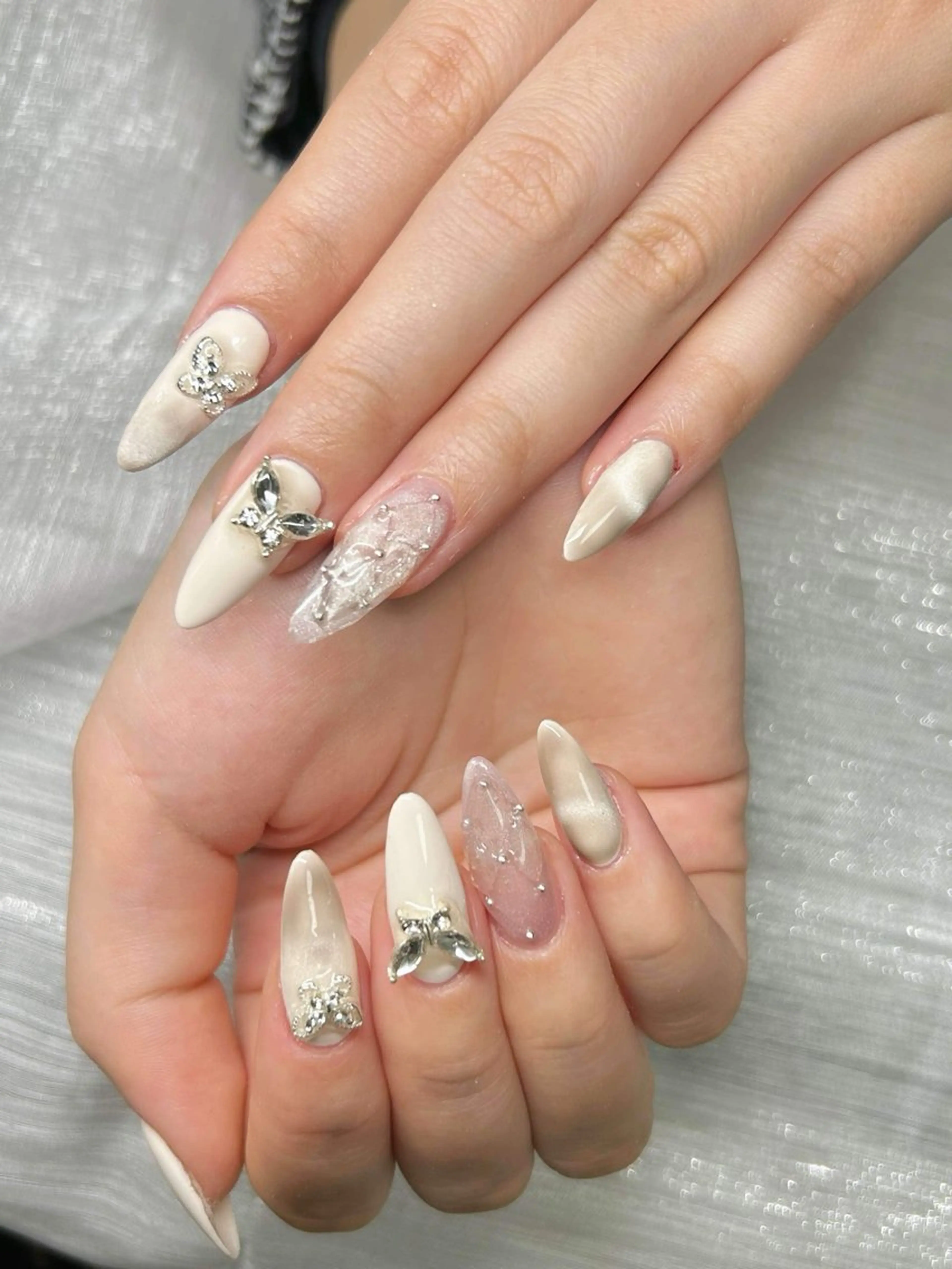 ネイル マグネットネイル ピンク ネイルチップ 冬ネイル クリスマス ハンドネイル Lee Nailsのネイルデザイン