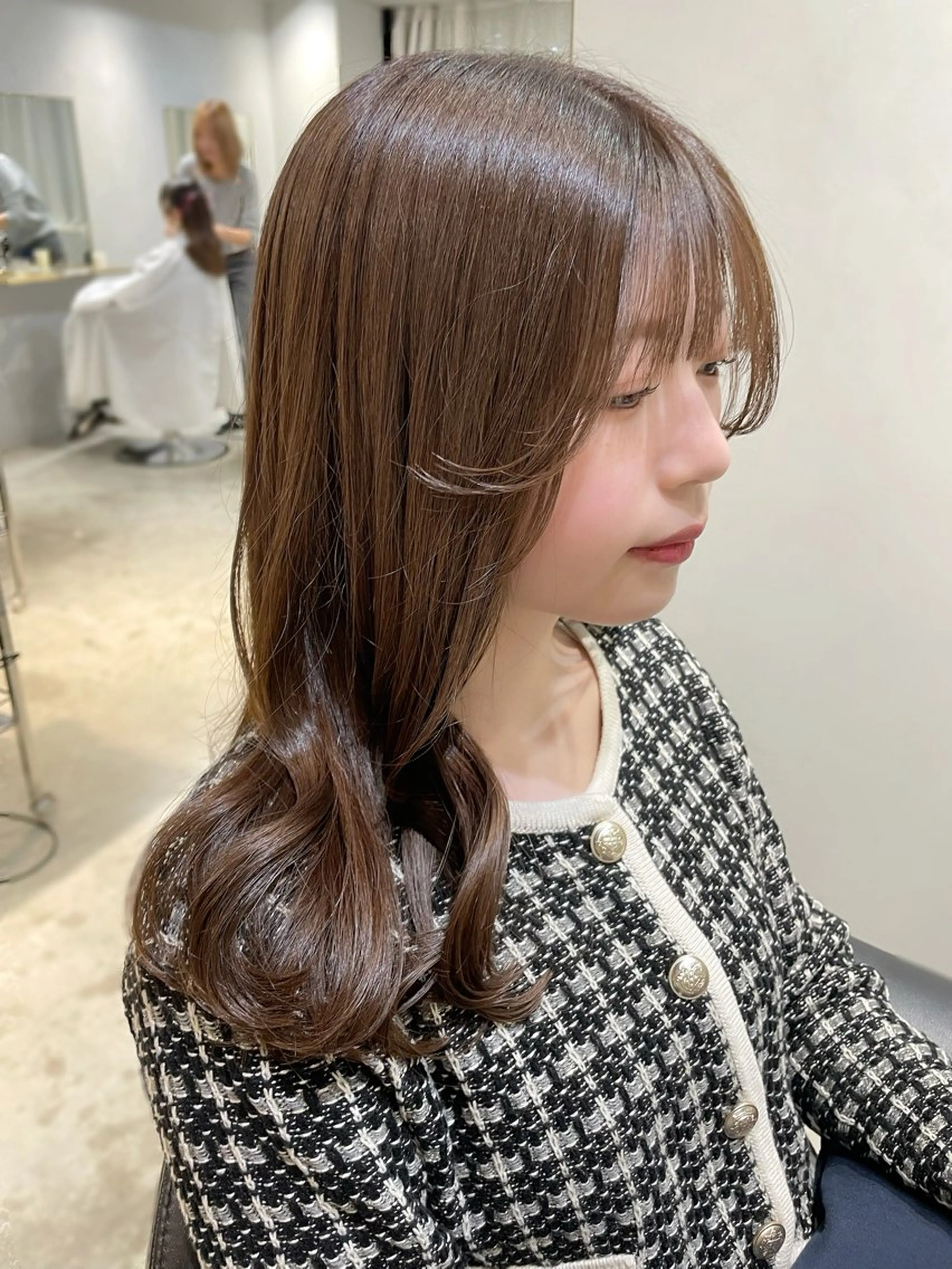 セミロング カラー ブラウンカラー チョコレートブラウン カット ヘアカラー トリートメント 【arc】Ruri コテ巻き風パーマのヘアスタイル