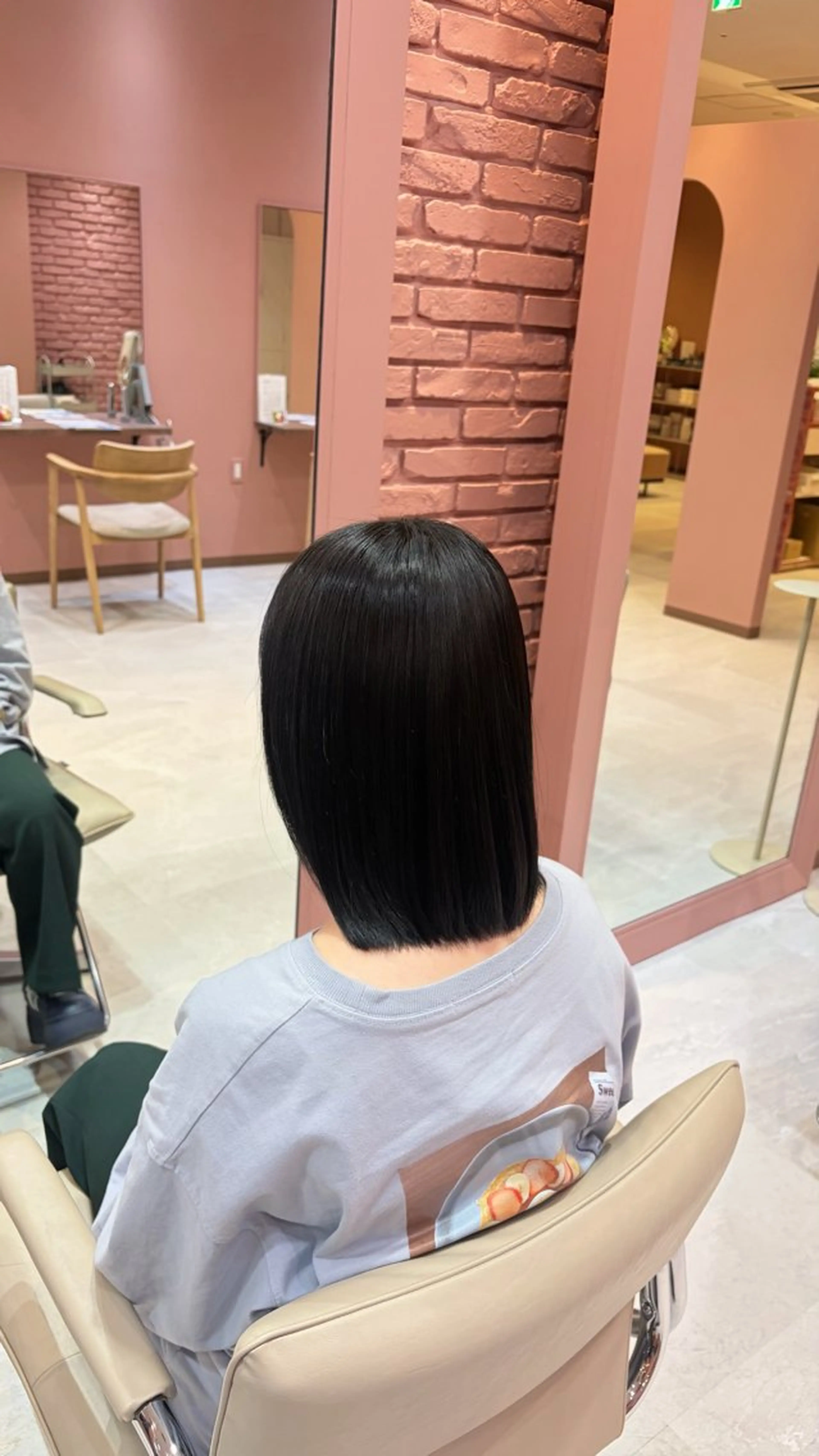 ミディアム カラー カット ヘアカラー nina / HINA⠀のヘアスタイル