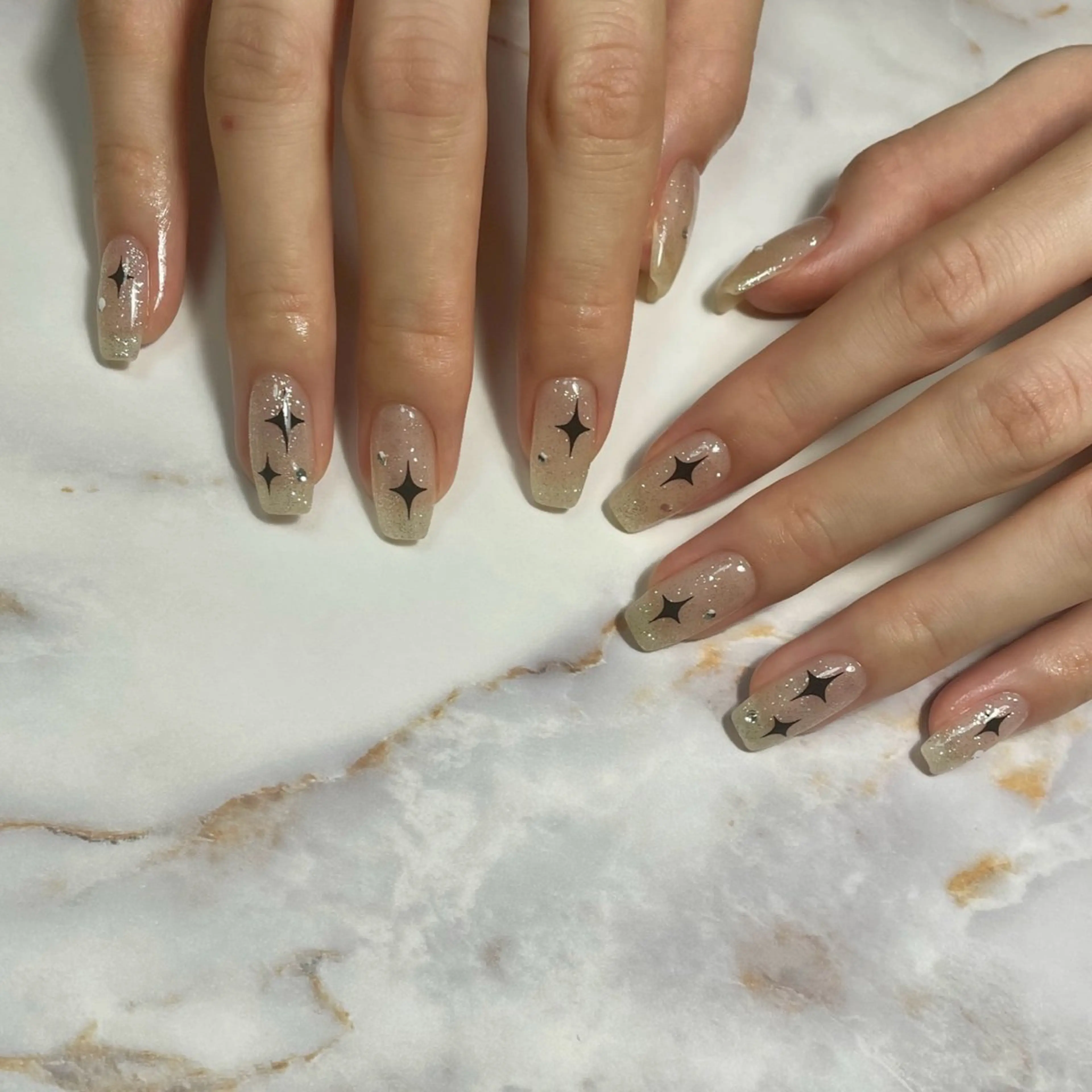 ネイル ハンドネイル ハンドケア m-nail所属・m-nail 🌙minamiのネイルデザイン