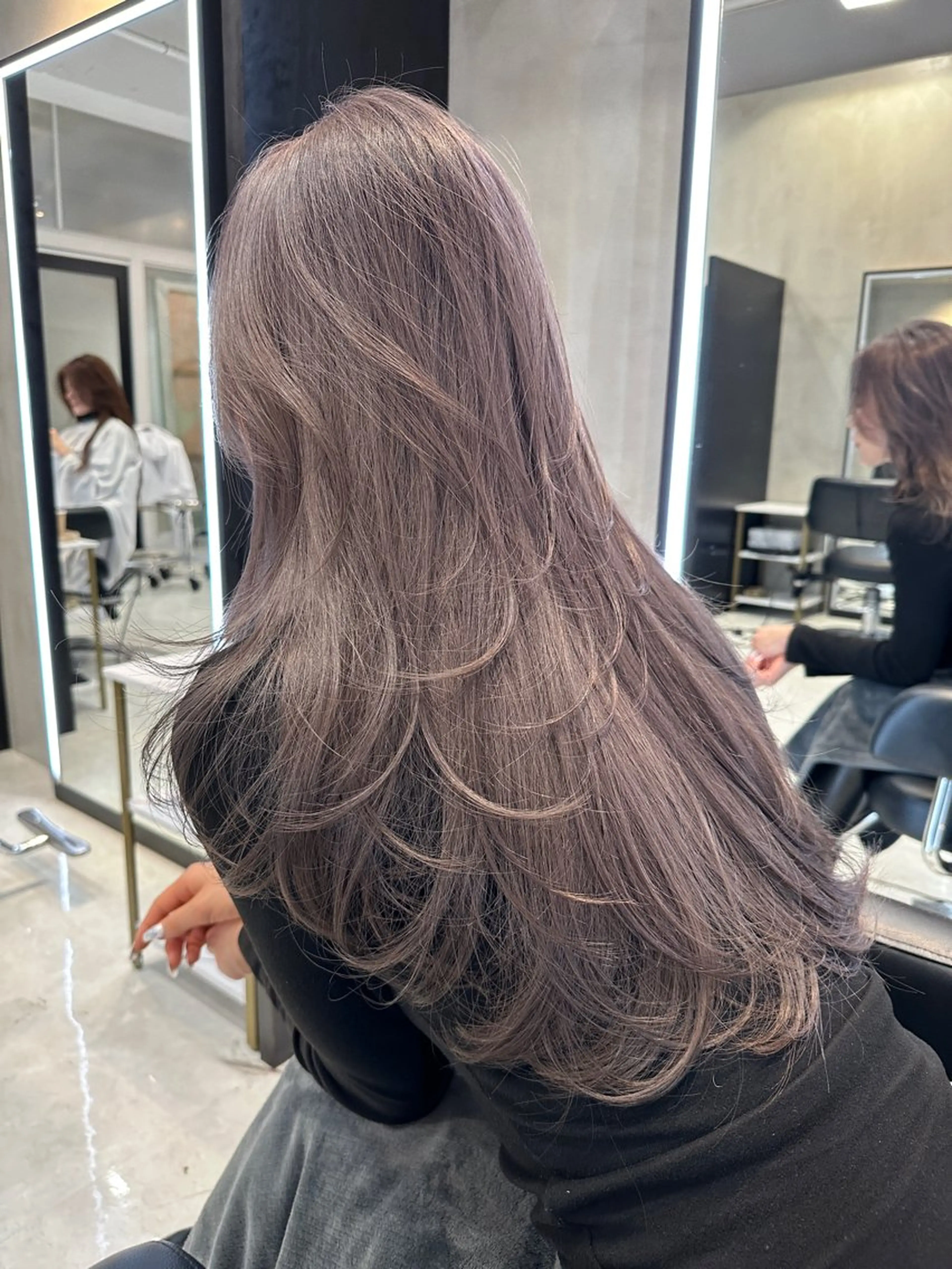 ロング カラー ヘアカラー 韓国レイヤー 似合わせカラーのヘアスタイル