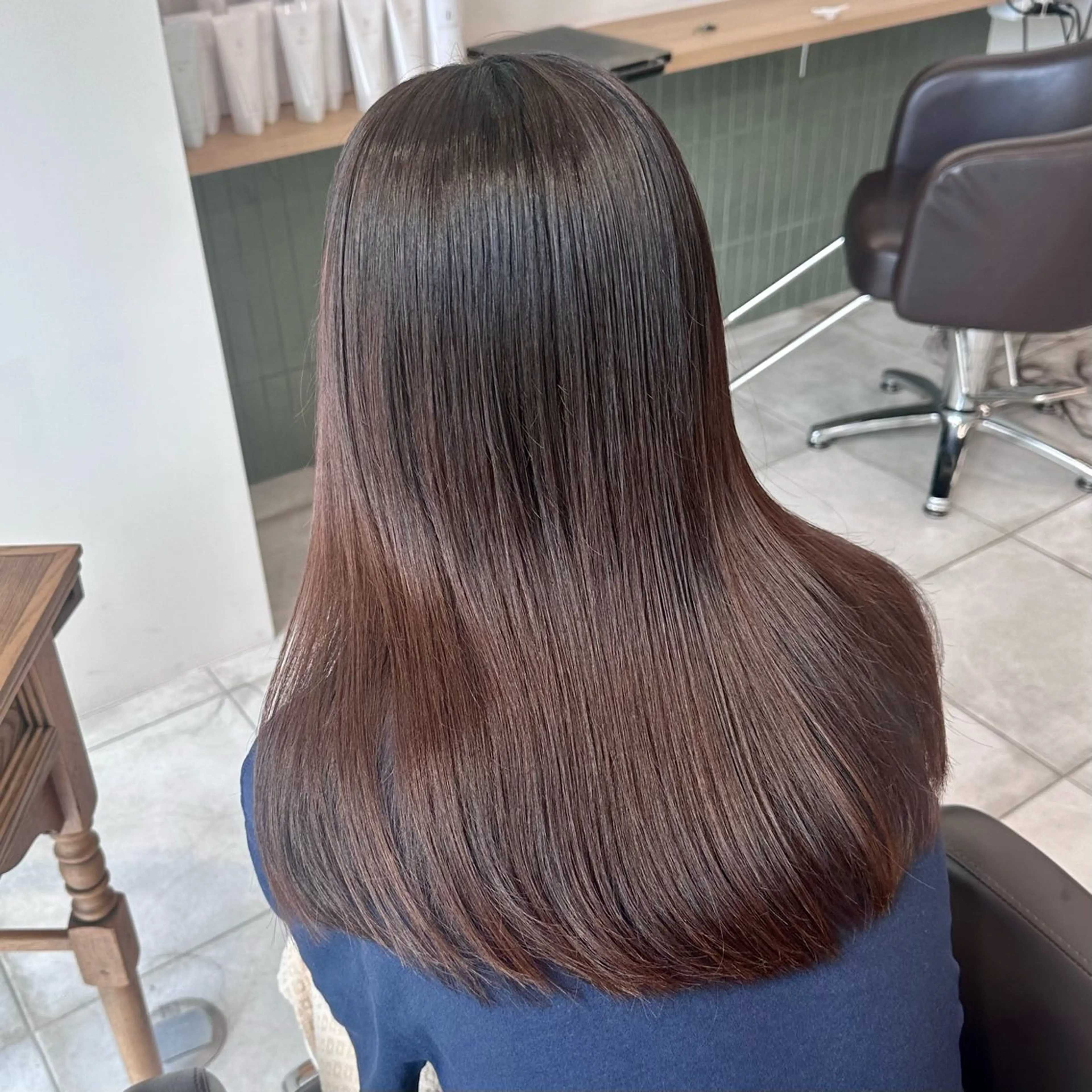 ミディアム カラー ブリーチなし/レイヤ ー特化🌈Tommyのヘアスタイル