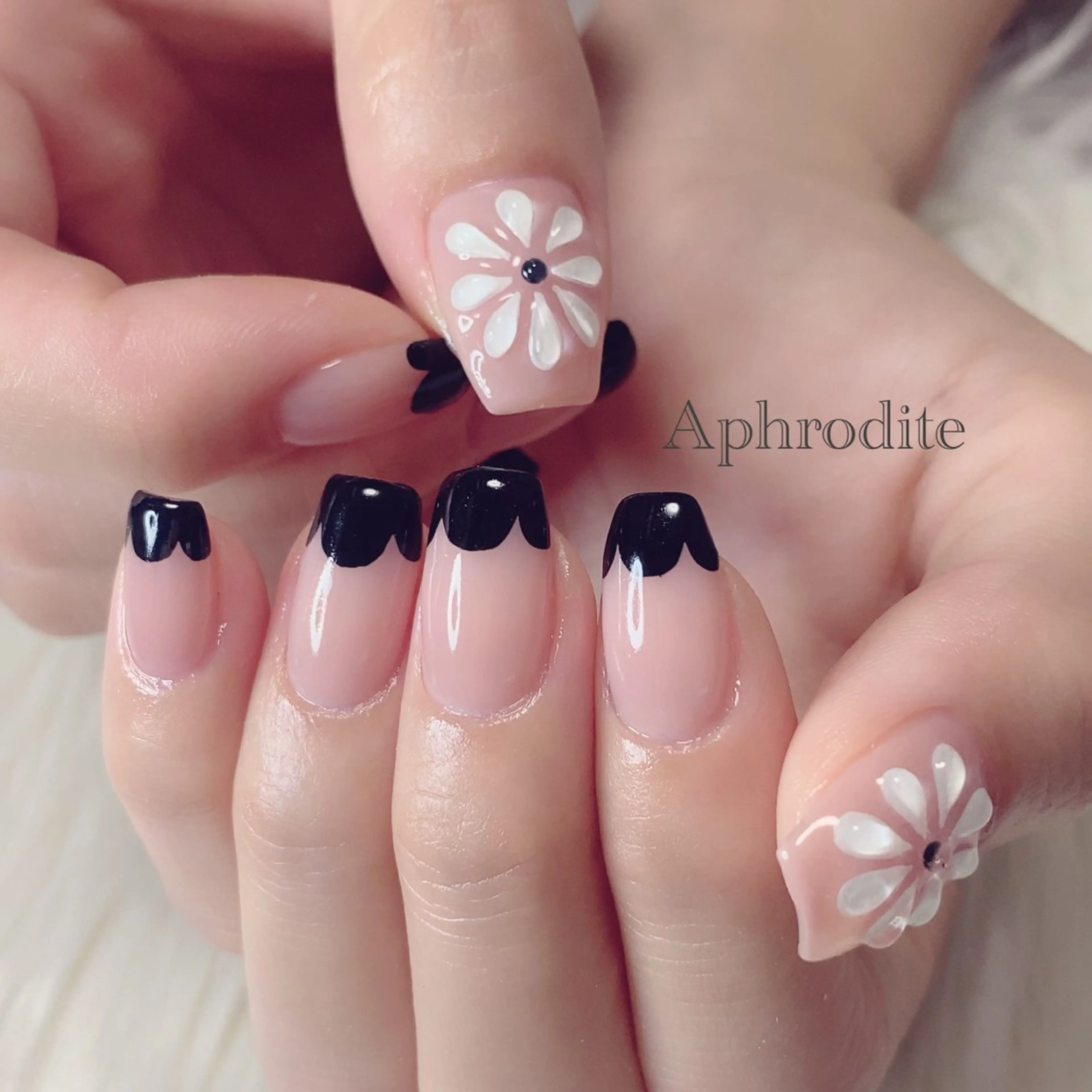 ネイル Aphrodite パラジェル認定サロンのネイルデザイン