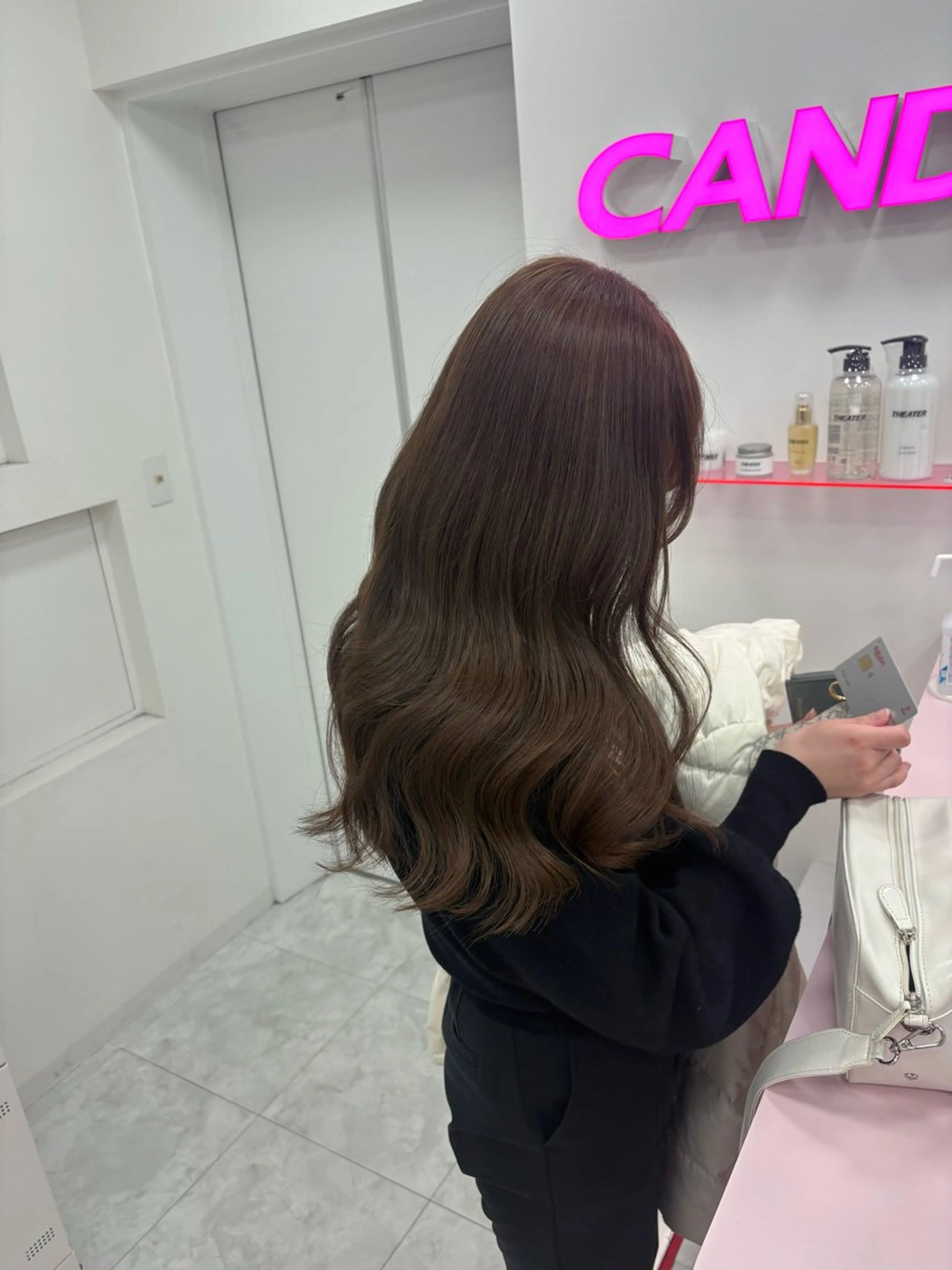 カラー ヘアカラー 透明感ベージュ🤎 ナチュラルレイヤーのヘアスタイル